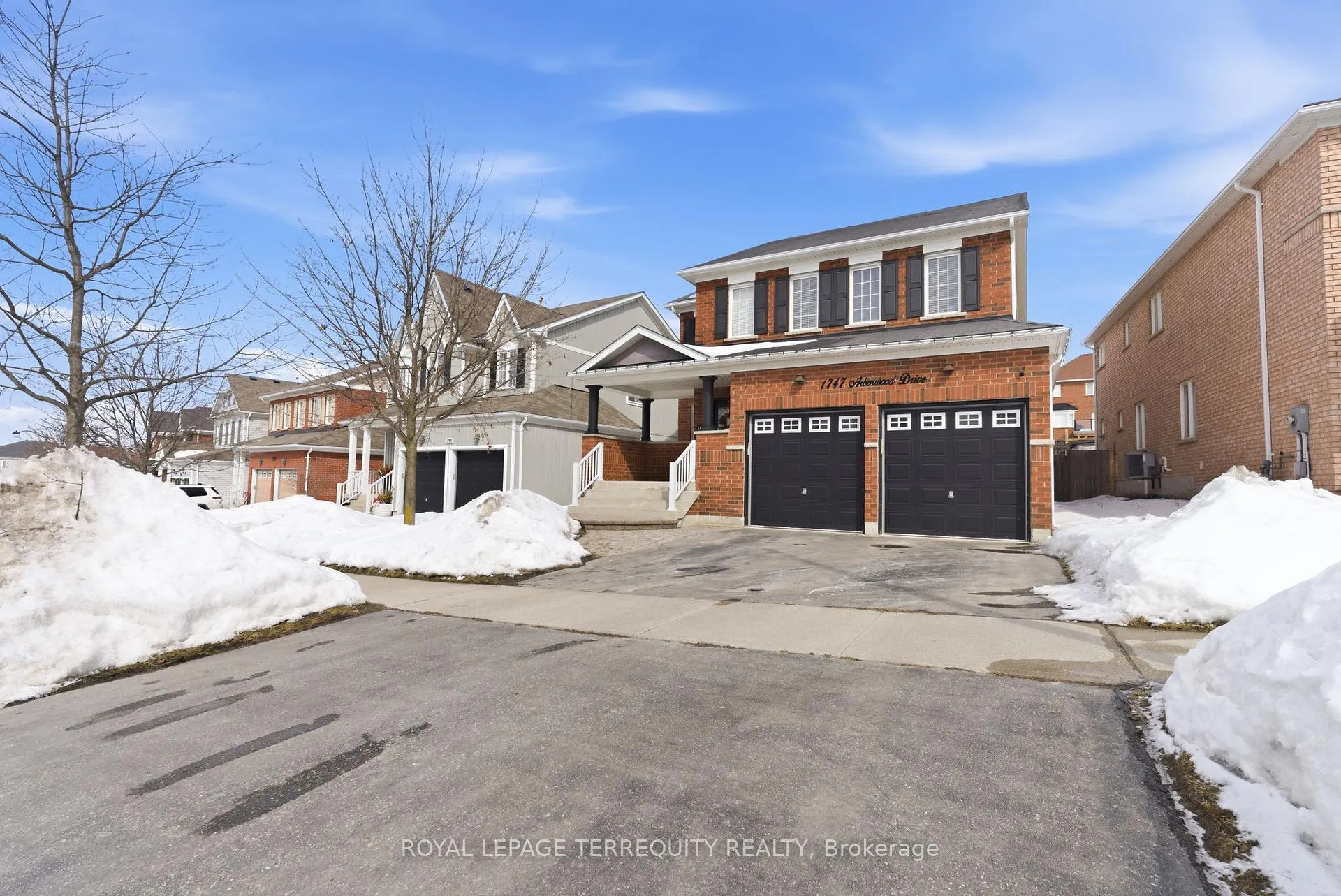 Photo 2 of 1747 Arborwood Drive, Oshawa, Taunton — HOMEH
