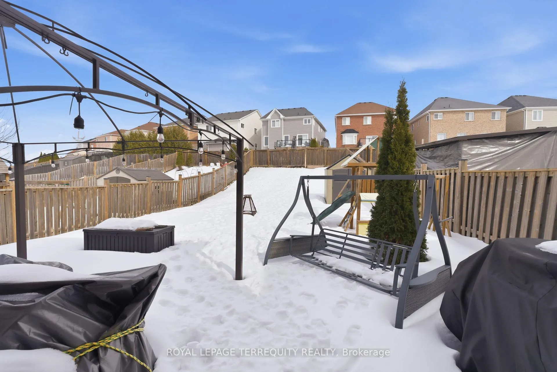 Photo 5 of 1747 Arborwood Drive, Oshawa, Taunton — HOMEH