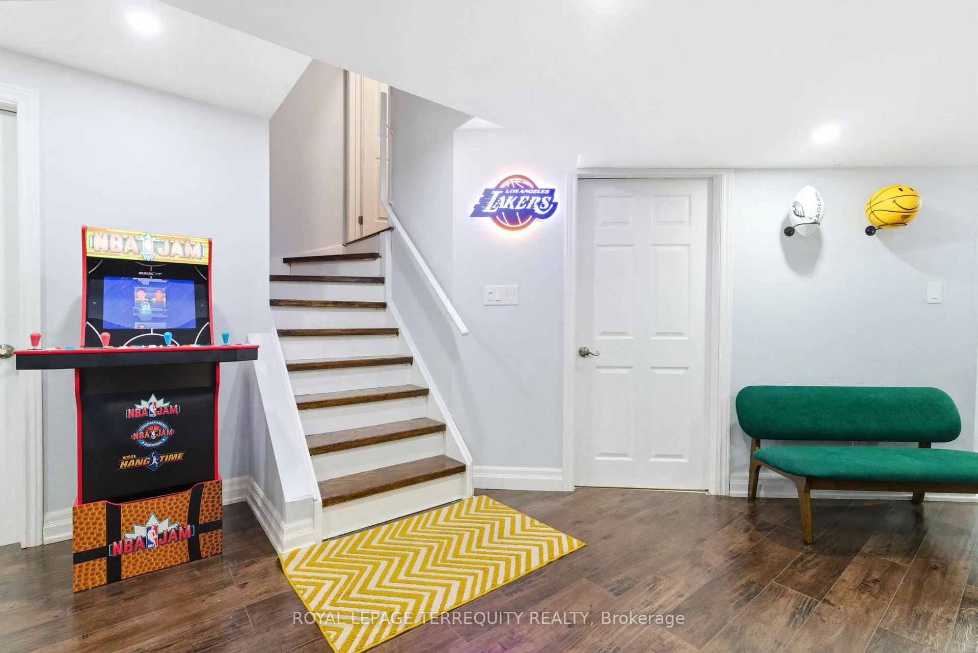 Photo 8 of 1747 Arborwood Drive, Oshawa, Taunton — HOMEH