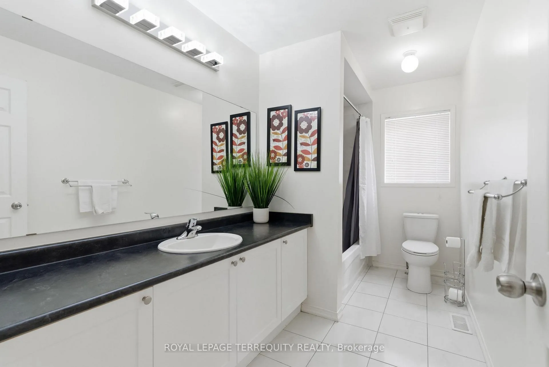 Photo 20 of 1747 Arborwood Drive, Oshawa, Taunton — HOMEH