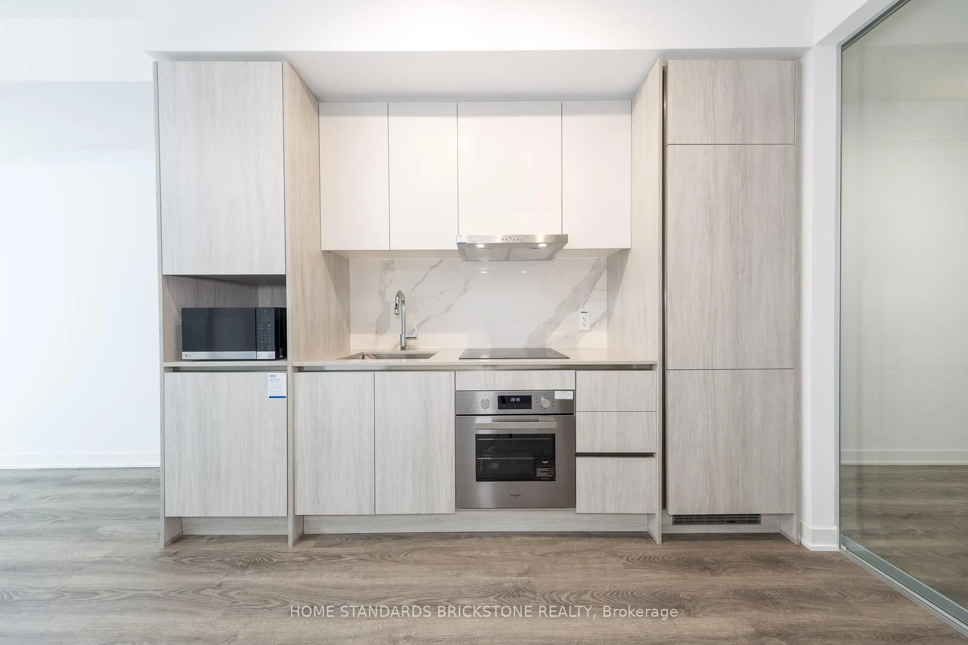 Photo 4 of Unit 1609, 180 Front Street E, Toronto, Moss Park — HOMEH