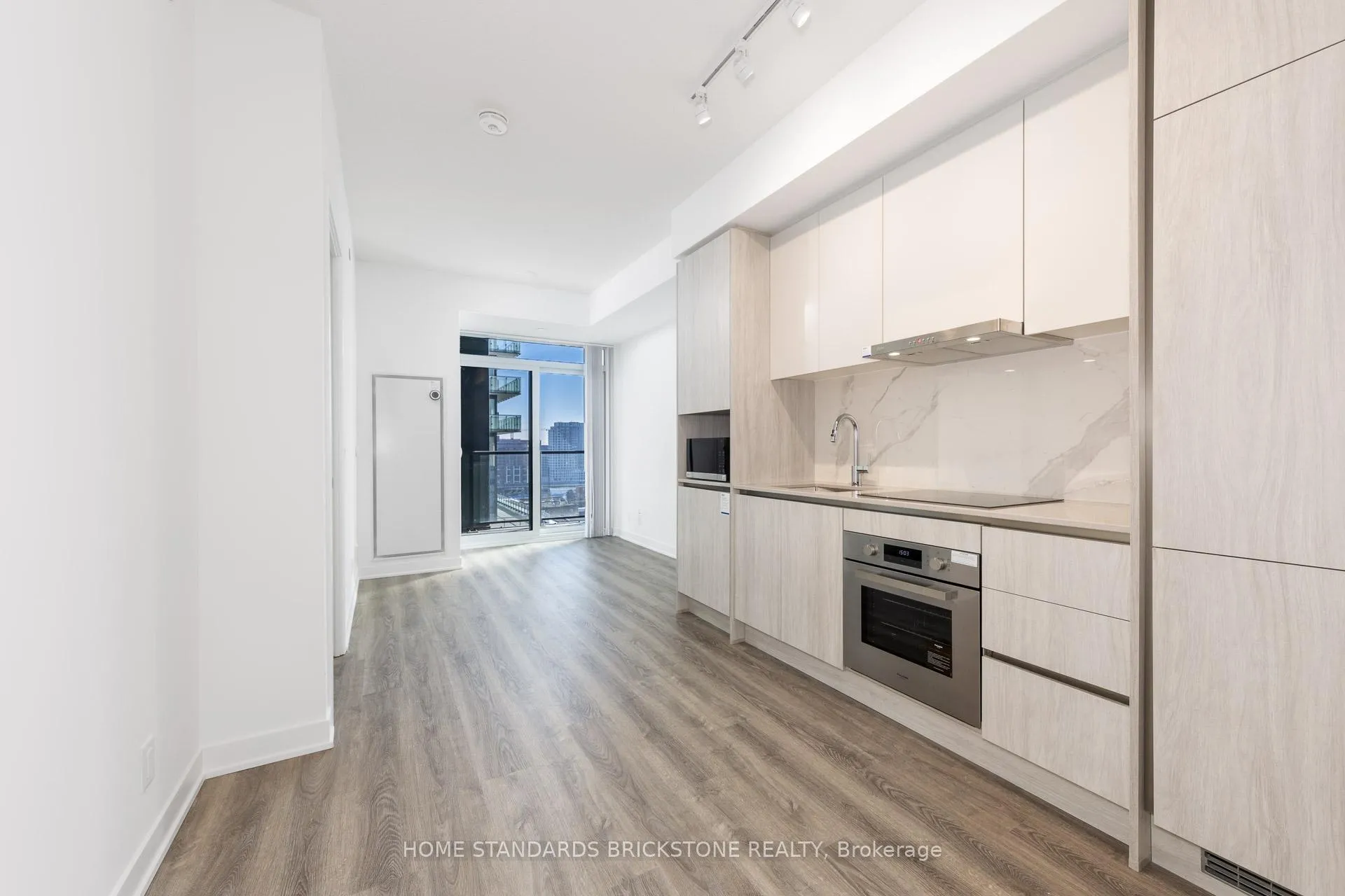 Photo 7 of Unit 1609, 180 Front Street E, Toronto, Moss Park — HOMEH