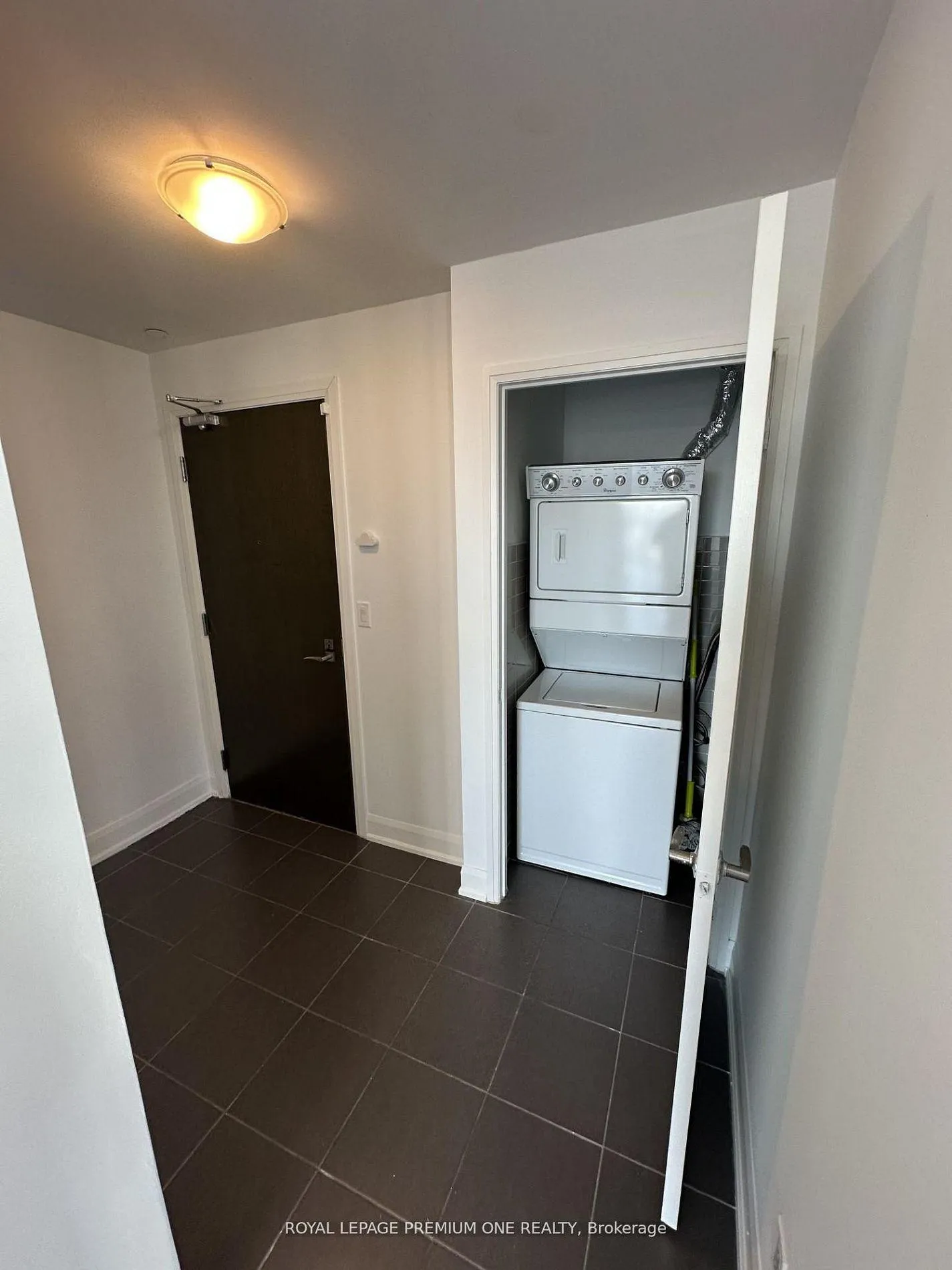 Photo 2 of Unit 3002, 2910 Highway 7 Road, Vaughan, Concord — HOMEH