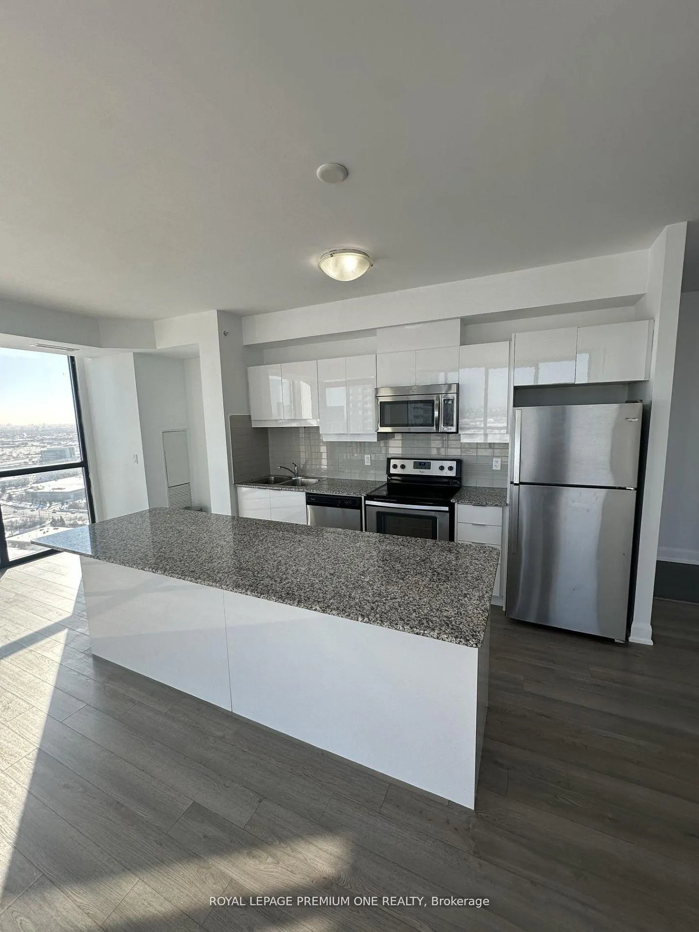 Photo 4 of Unit 3002, 2910 Highway 7 Road, Vaughan, Concord — HOMEH