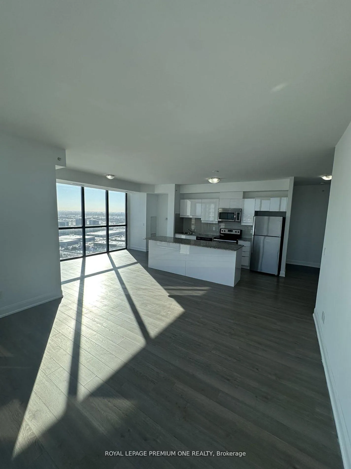 Photo 8 of Unit 3002, 2910 Highway 7 Road, Vaughan, Concord — HOMEH