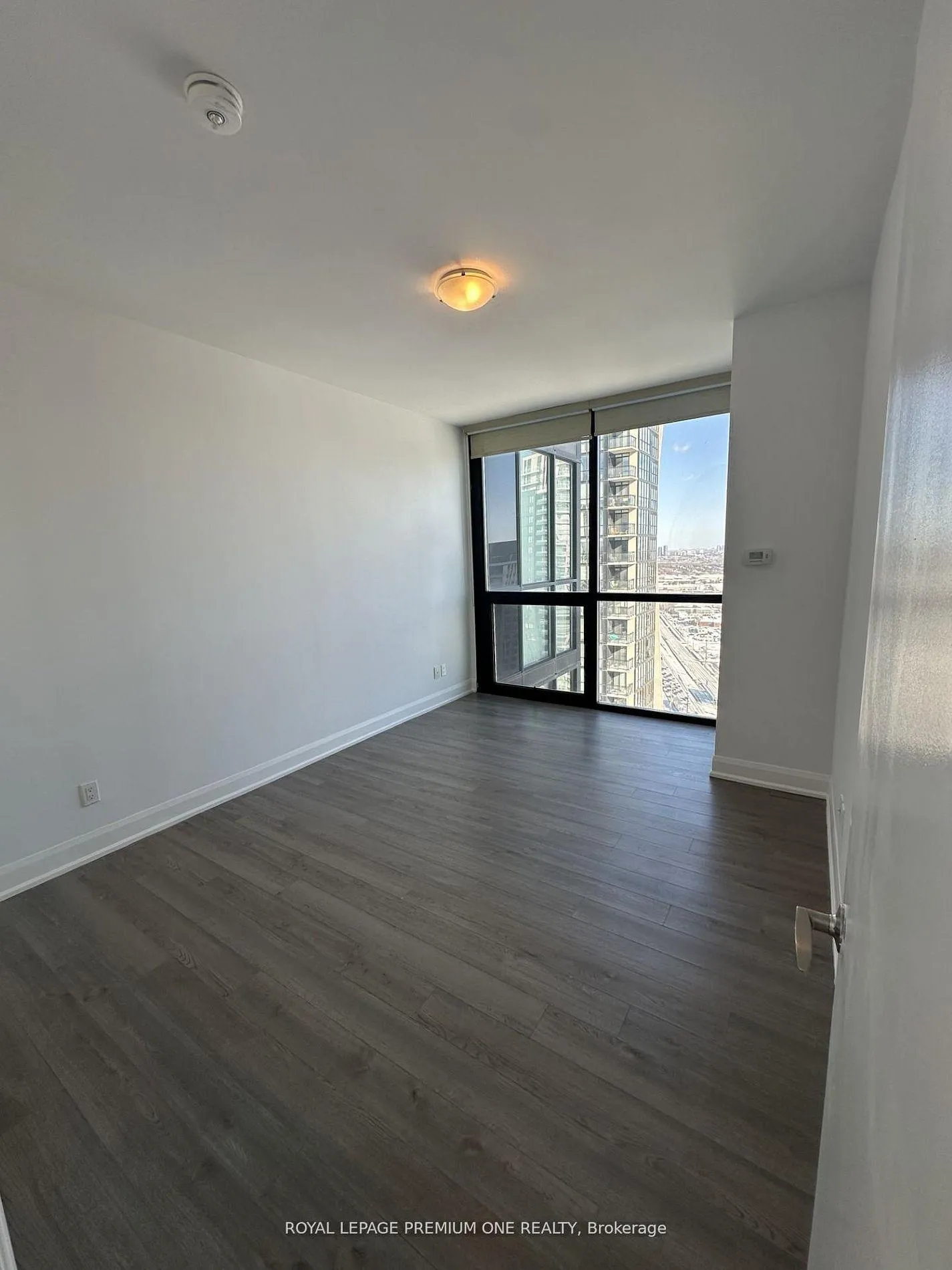 Photo 10 of Unit 3002, 2910 Highway 7 Road, Vaughan, Concord — HOMEH