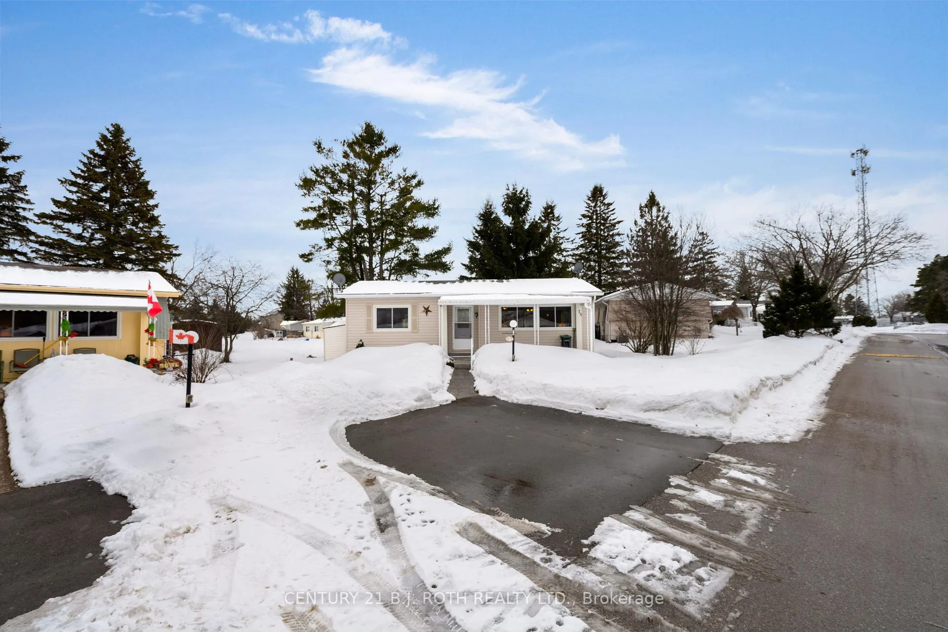 Photo 2 of 73 Main Street, Innisfil, Rural Innisfil — HOMEH