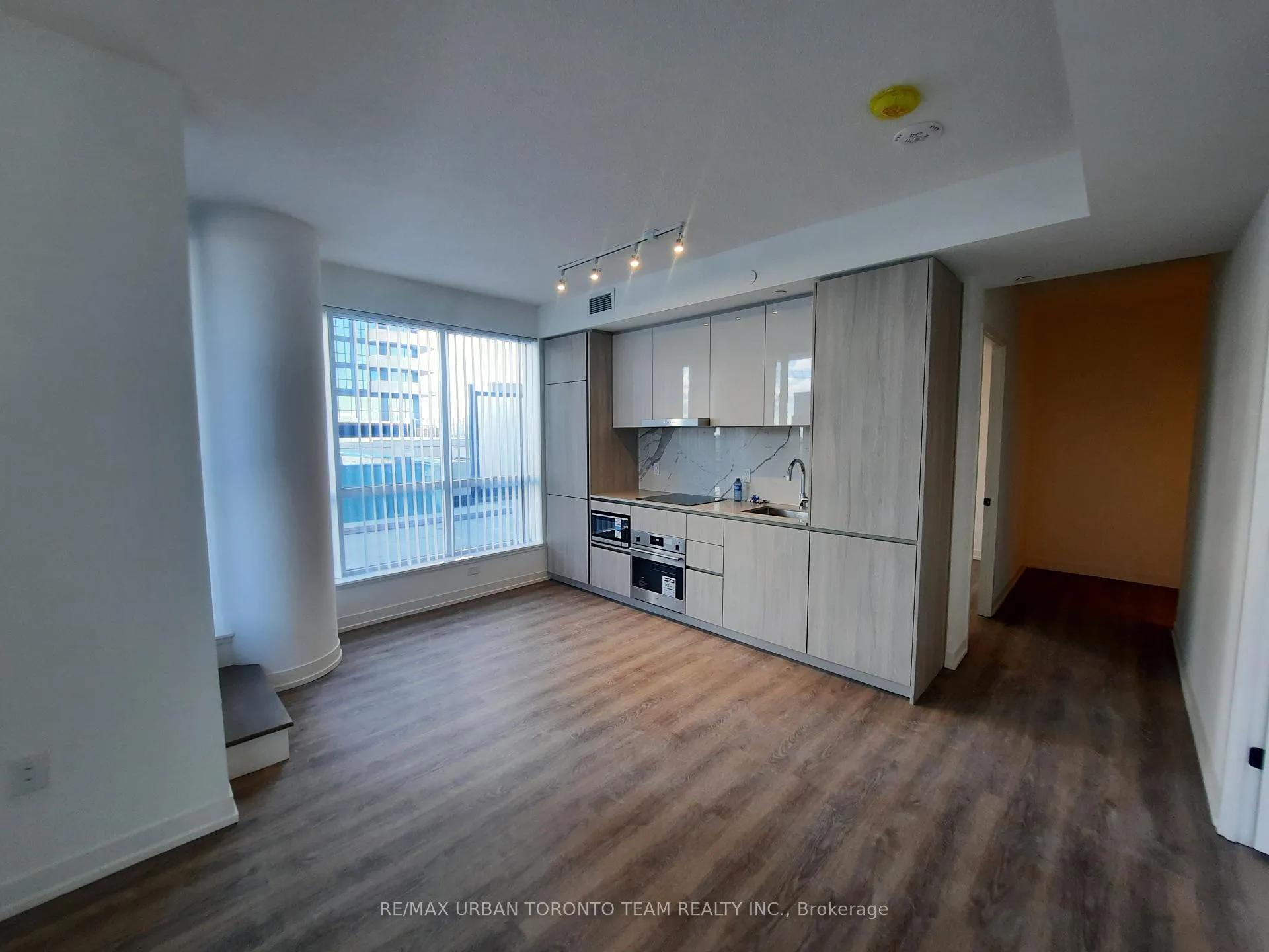 Photo 2 of Unit 517, 8 Interchange Way, Vaughan, Vaughan Corporate Centre — HOMEH