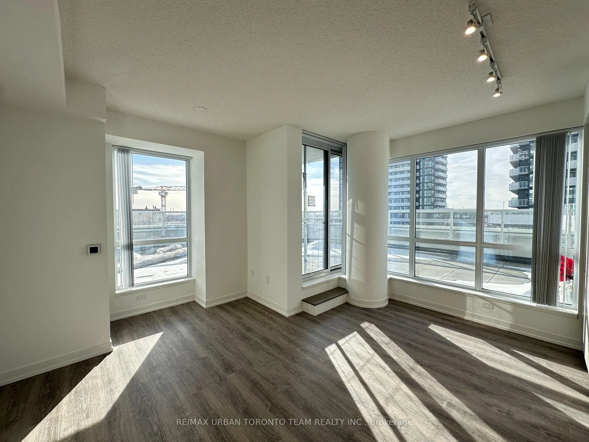 Photo 6 of Unit 517, 8 Interchange Way, Vaughan, Vaughan Corporate Centre — HOMEH