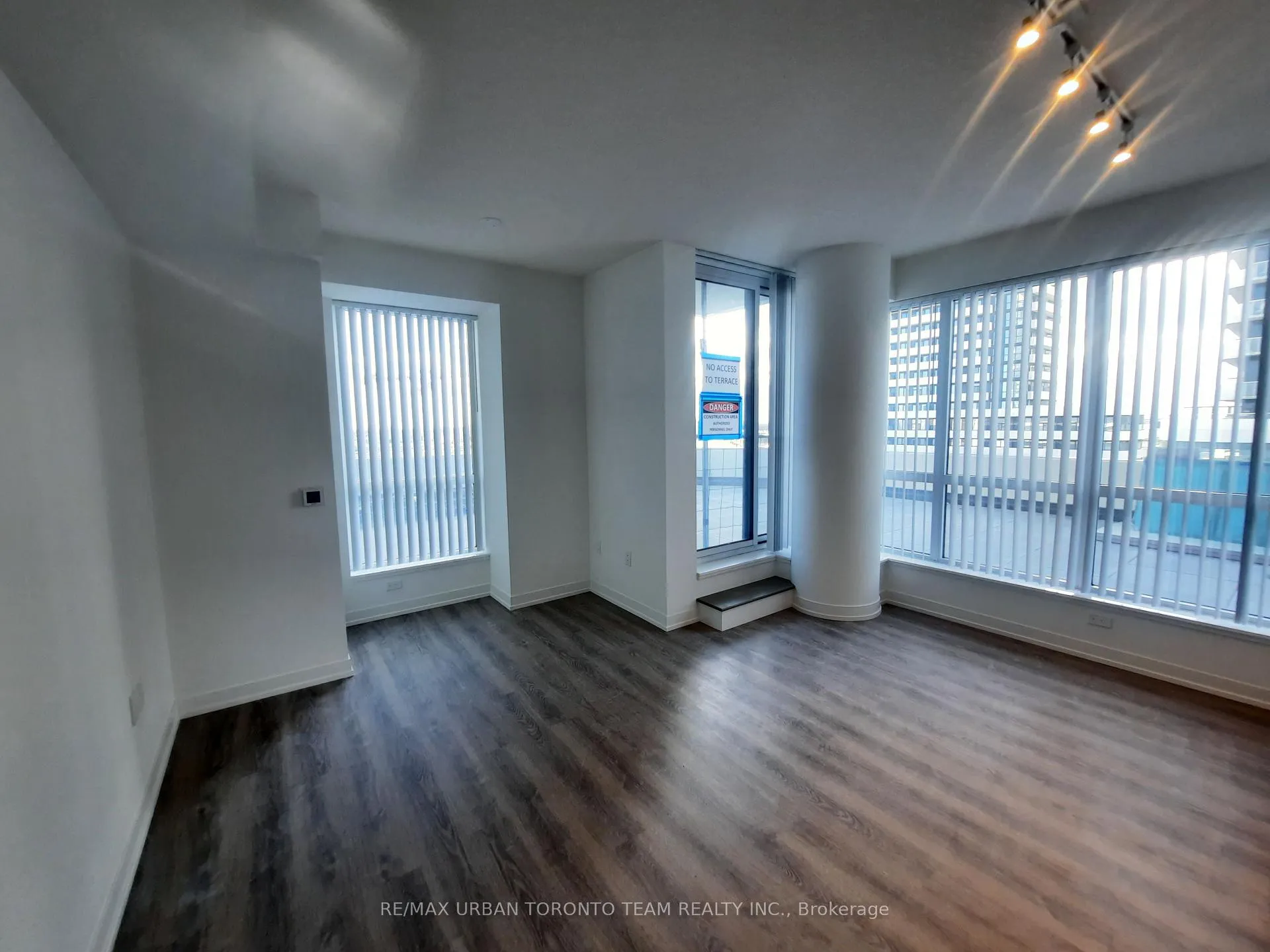 Photo 8 of Unit 517, 8 Interchange Way, Vaughan, Vaughan Corporate Centre — HOMEH