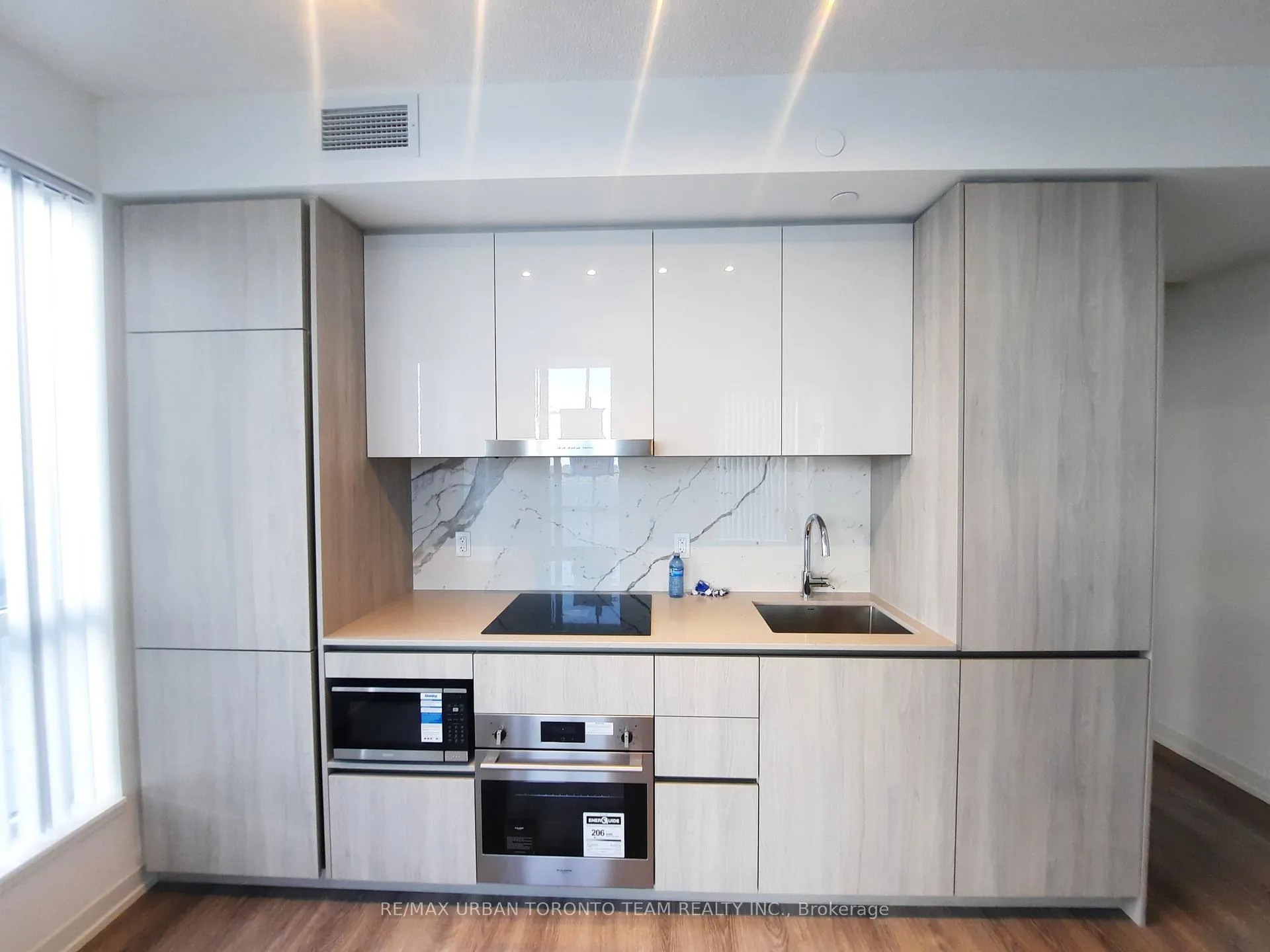 Photo 9 of Unit 517, 8 Interchange Way, Vaughan, Vaughan Corporate Centre — HOMEH