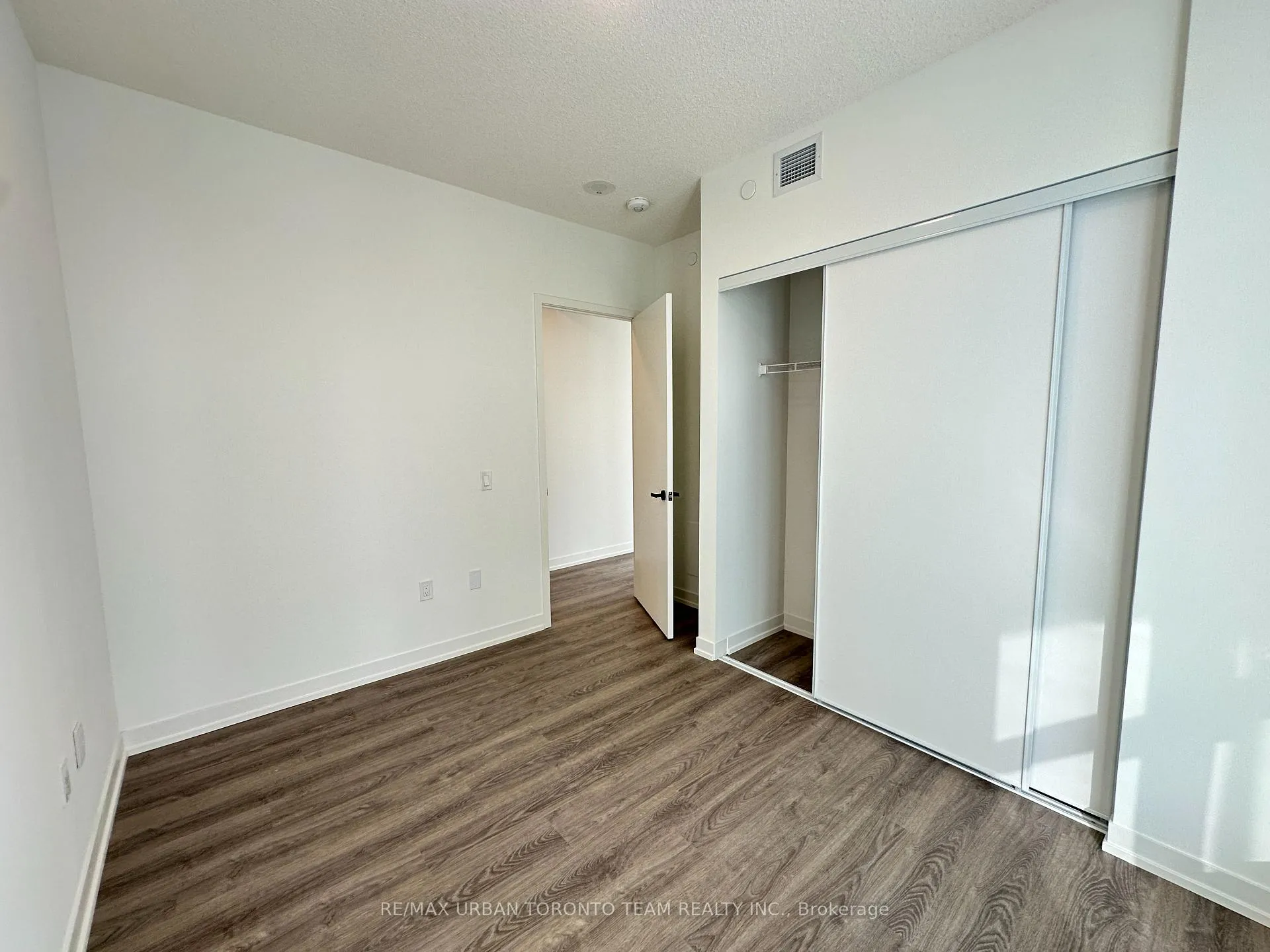Photo 12 of Unit 517, 8 Interchange Way, Vaughan, Vaughan Corporate Centre — HOMEH
