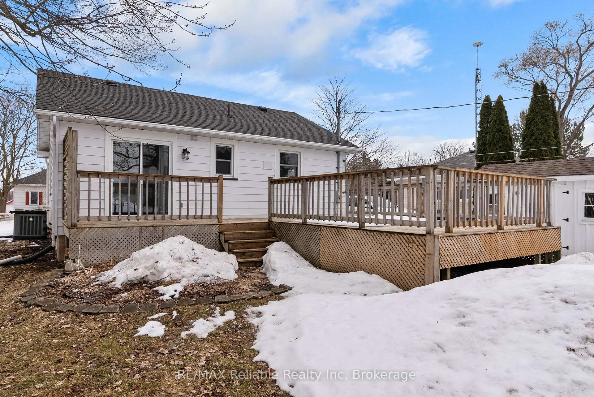 Photo 30 of 173 Goderich Street W, Huron East, Seaforth — HOMEH