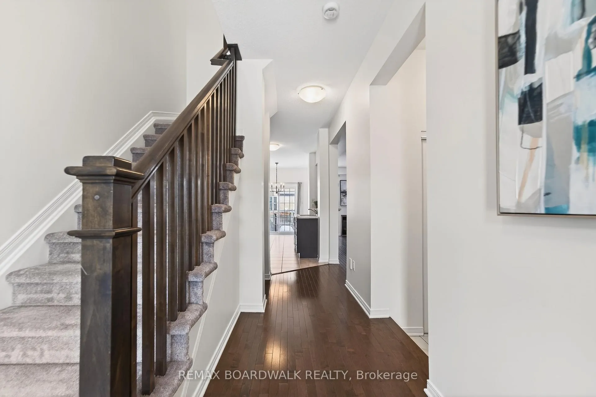 Photo 3 of 716 Oakglade Avenue, Ottawa, Kanata - Emerald Meadows/Trailwest — HOMEH