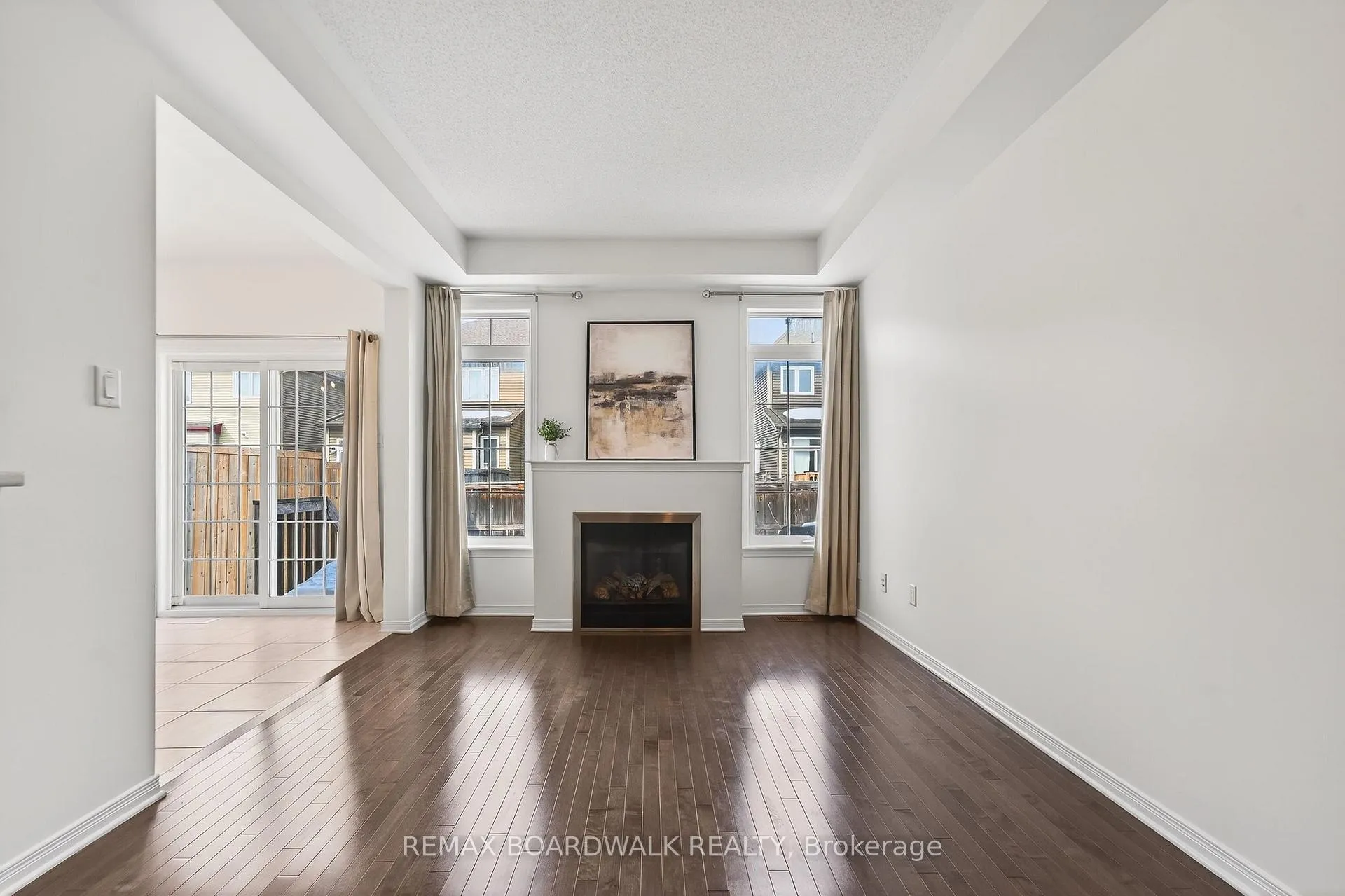 Photo 9 of 716 Oakglade Avenue, Ottawa, Kanata - Emerald Meadows/Trailwest — HOMEH