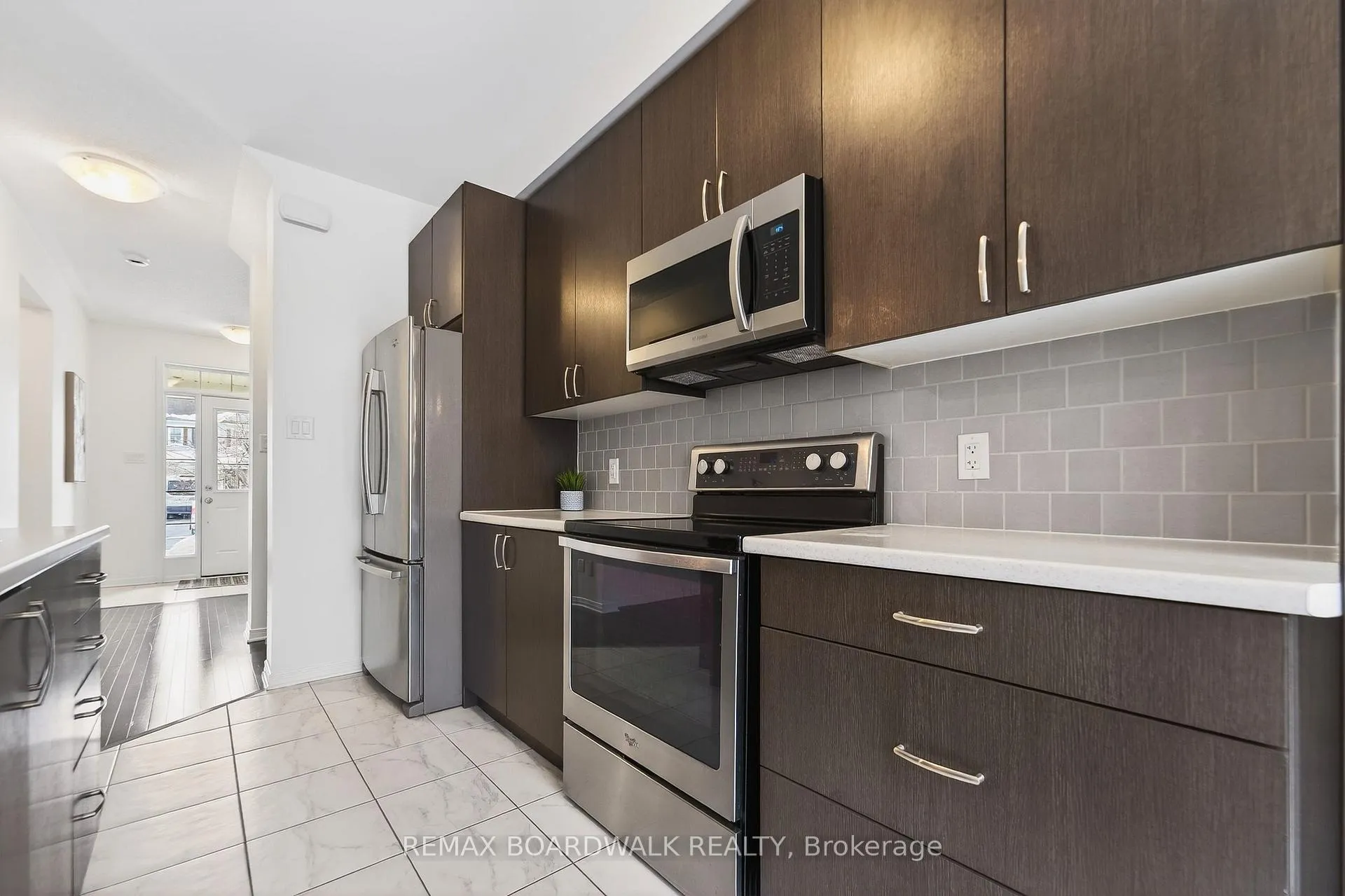 Photo 16 of 716 Oakglade Avenue, Ottawa, Kanata - Emerald Meadows/Trailwest — HOMEH