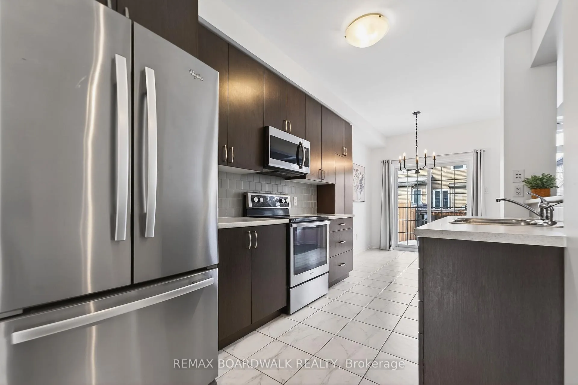 Photo 17 of 716 Oakglade Avenue, Ottawa, Kanata - Emerald Meadows/Trailwest — HOMEH