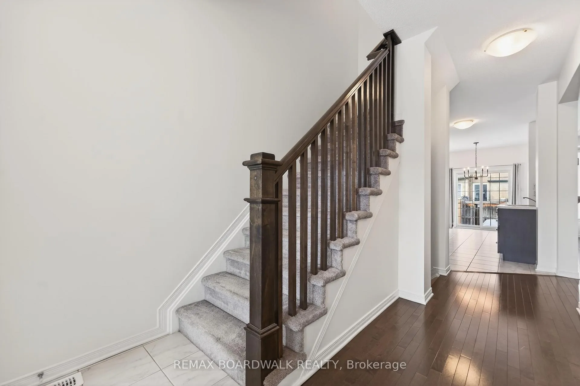 Photo 20 of 716 Oakglade Avenue, Ottawa, Kanata - Emerald Meadows/Trailwest — HOMEH