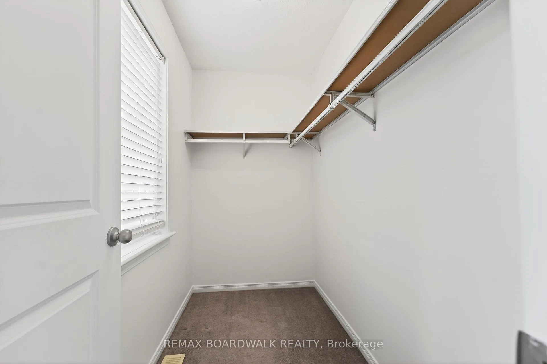Photo 24 of 716 Oakglade Avenue, Ottawa, Kanata - Emerald Meadows/Trailwest — HOMEH