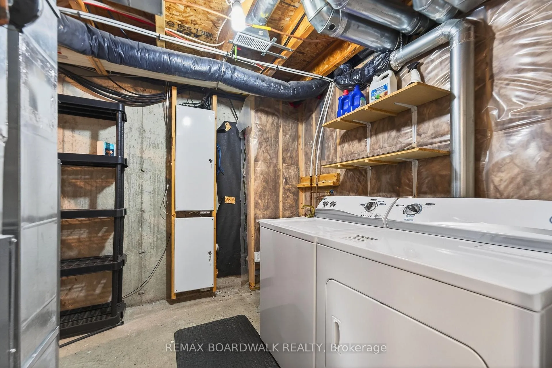Photo 33 of 716 Oakglade Avenue, Ottawa, Kanata - Emerald Meadows/Trailwest — HOMEH