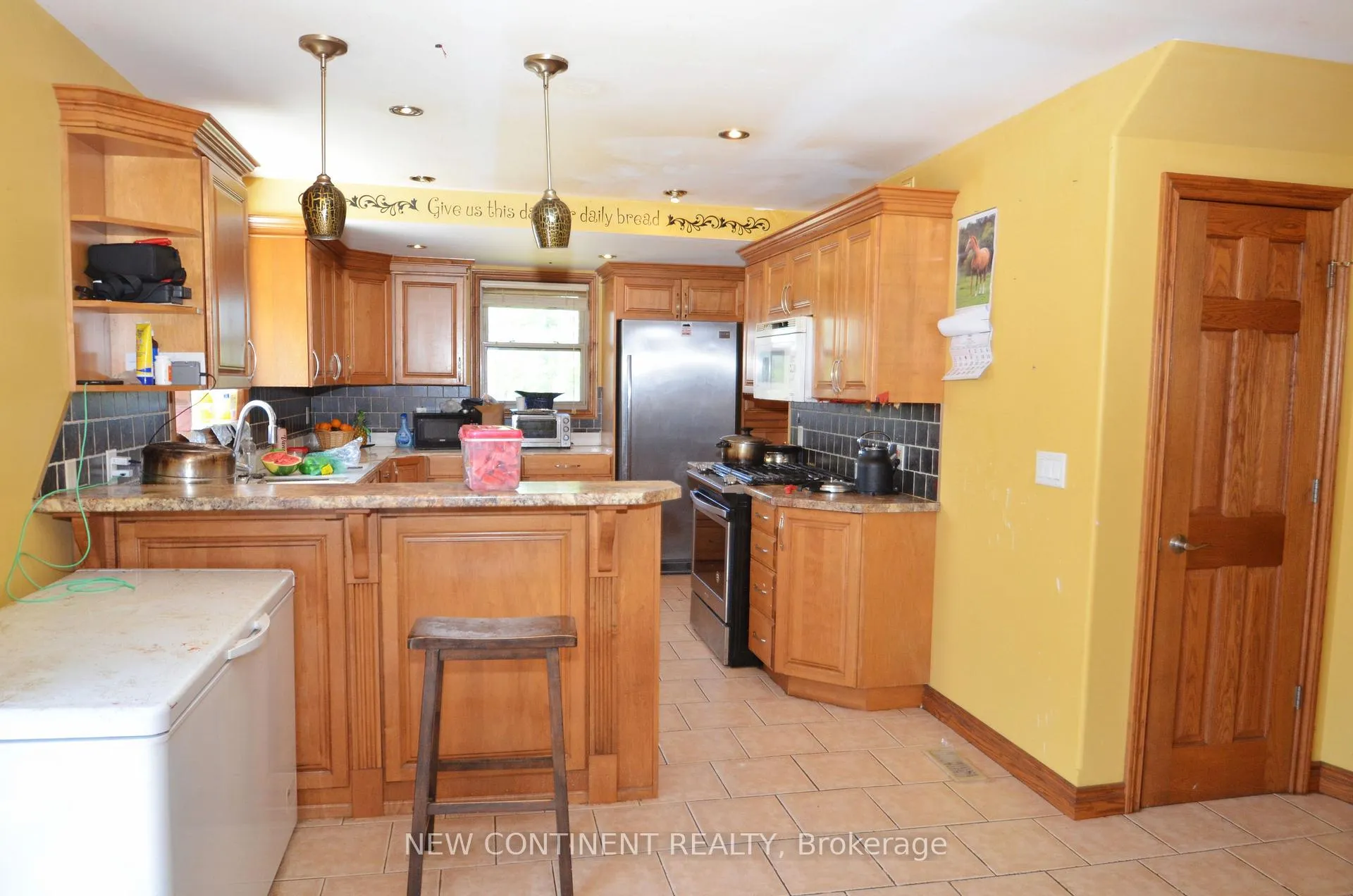Photo 10 of 922 Talbot Road E, Leamington — HOMEH