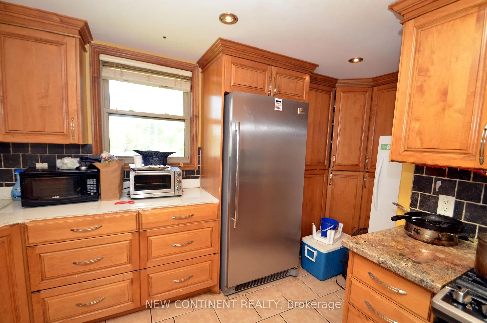 Photo 13 of 922 Talbot Road E, Leamington — HOMEH