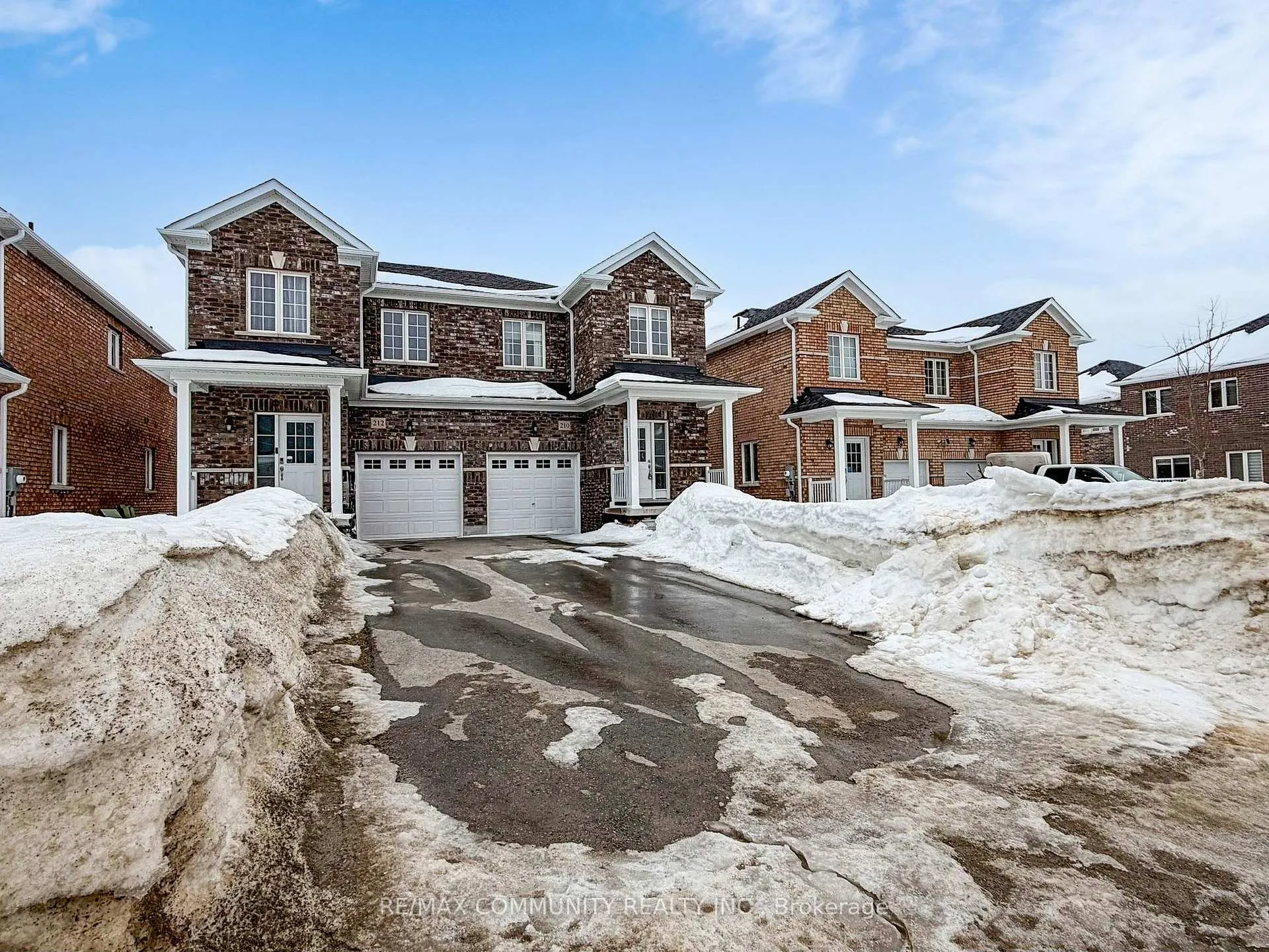 Photo 2 of 210 Ridley Crescent, Southgate — HOMEH