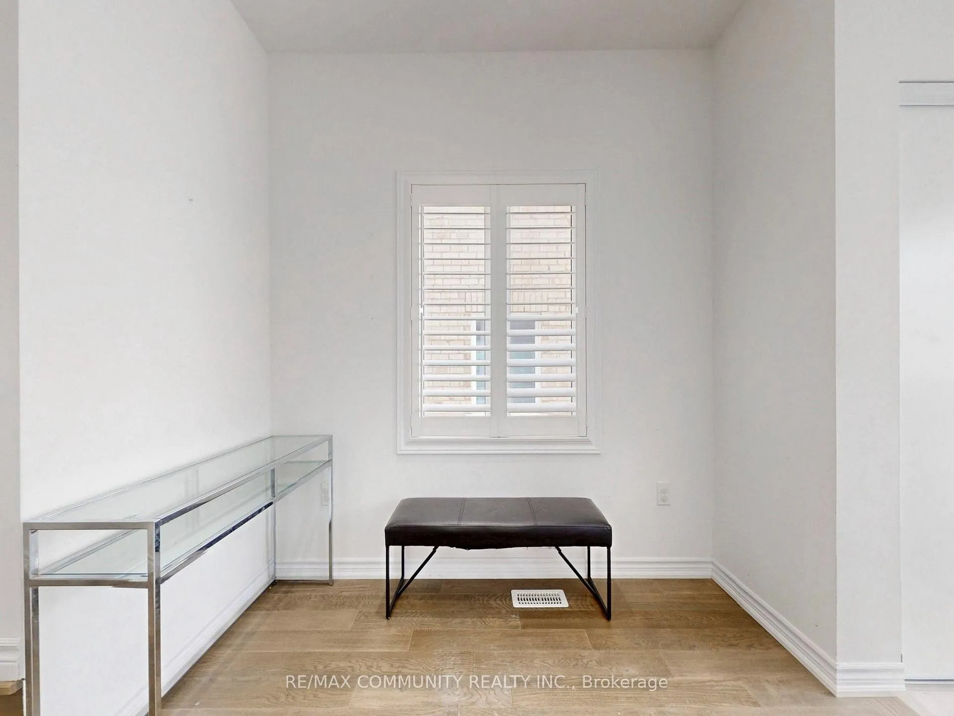 Photo 7 of 210 Ridley Crescent, Southgate — HOMEH