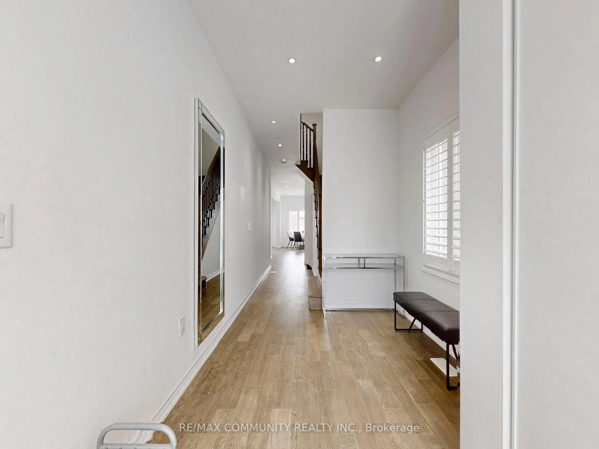 Photo 9 of 210 Ridley Crescent, Southgate — HOMEH