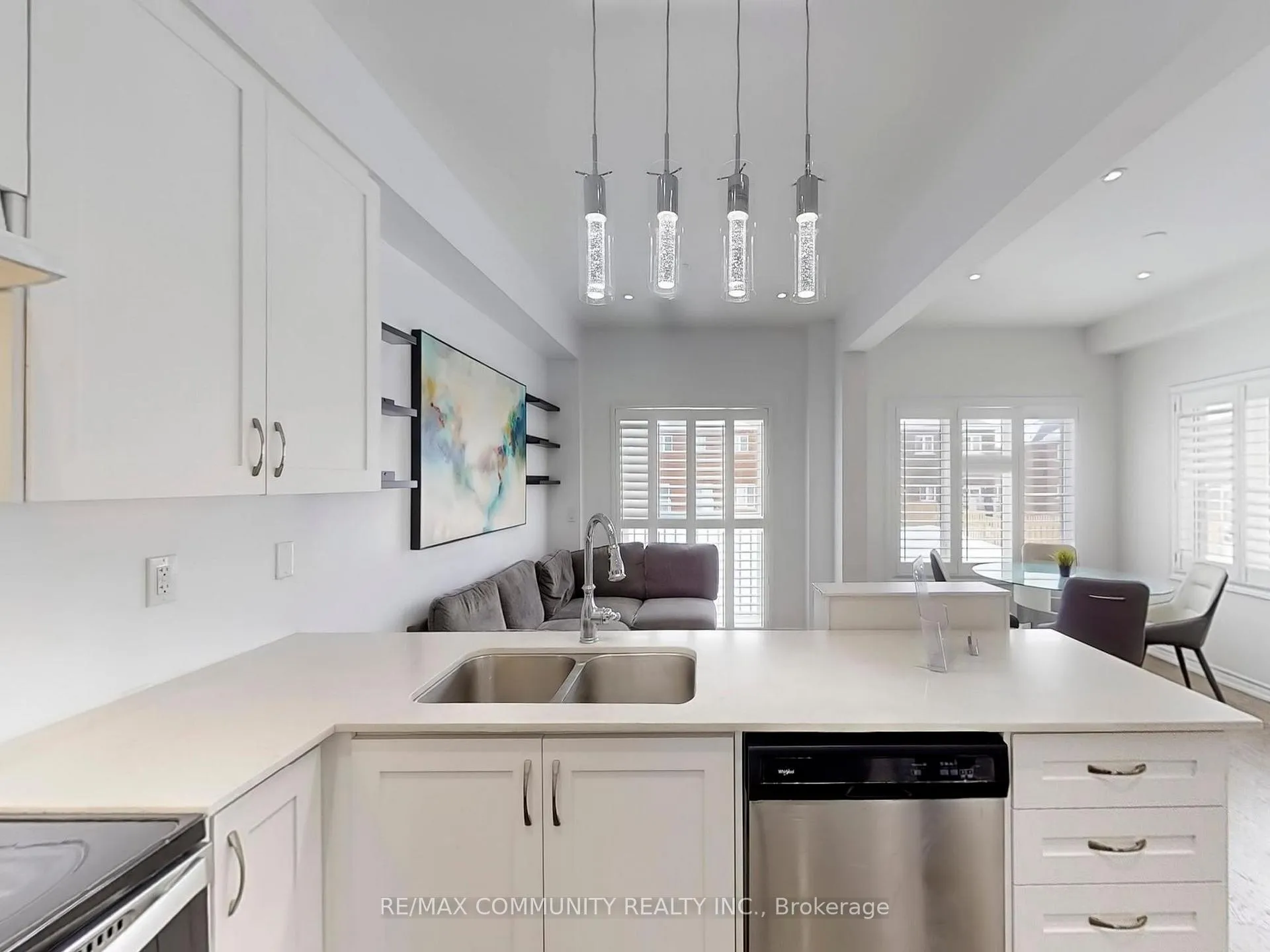 Photo 12 of 210 Ridley Crescent, Southgate — HOMEH