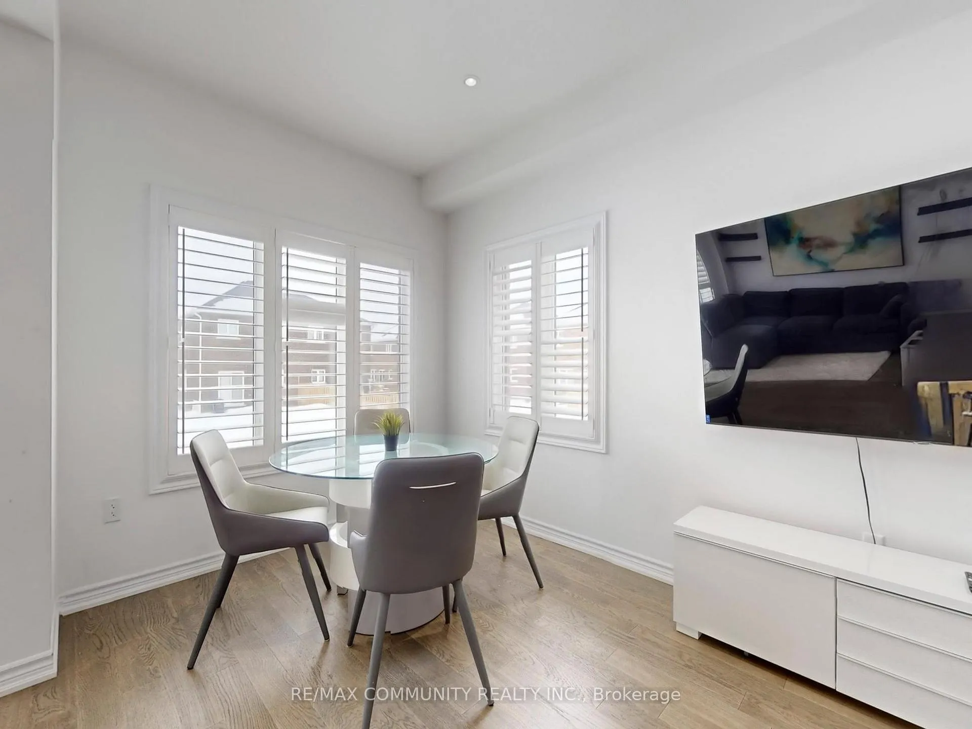 Photo 16 of 210 Ridley Crescent, Southgate — HOMEH