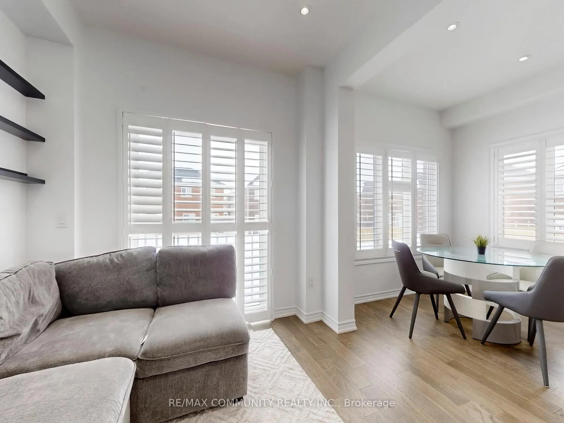 Photo 17 of 210 Ridley Crescent, Southgate — HOMEH