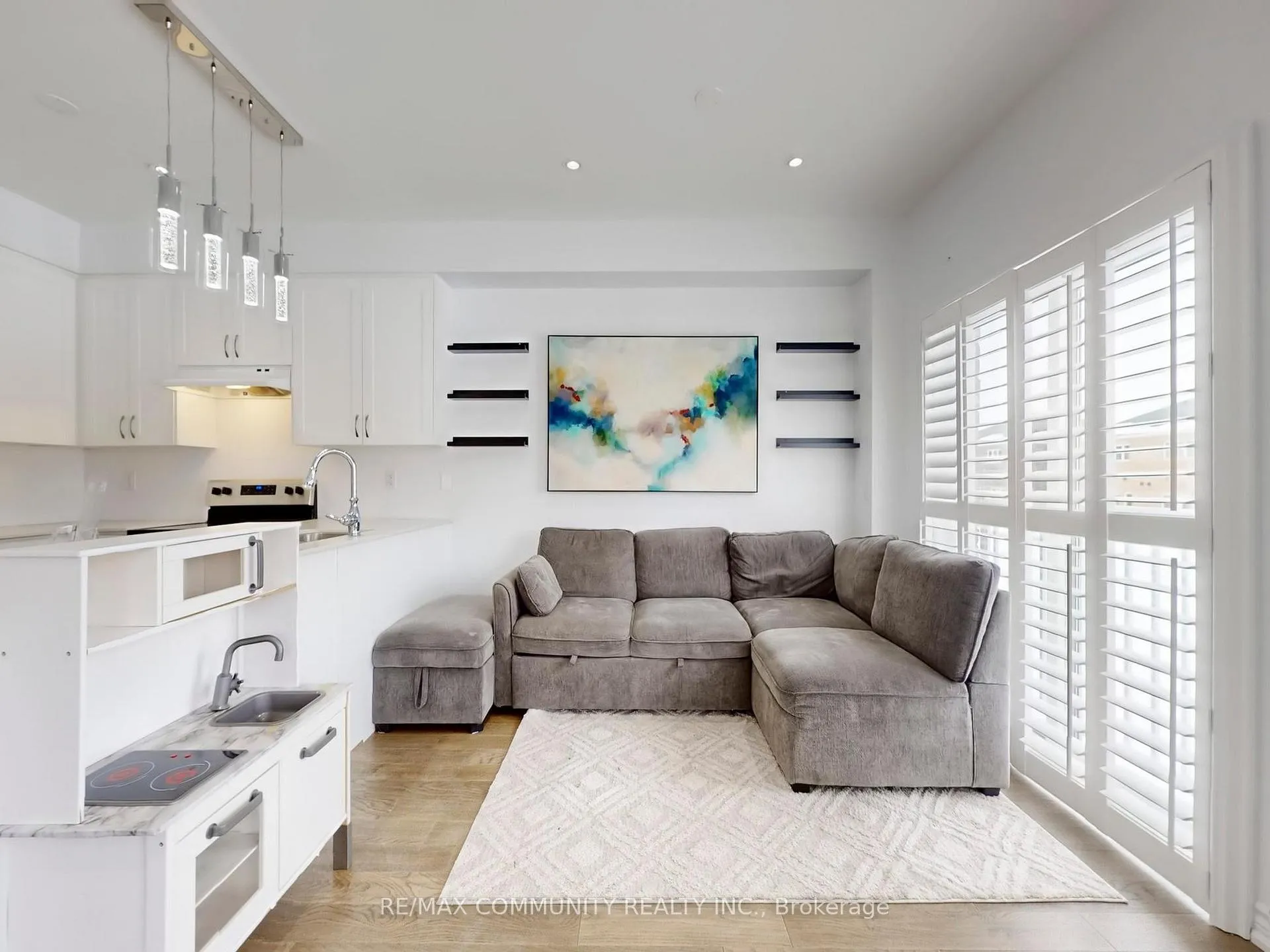 Photo 18 of 210 Ridley Crescent, Southgate — HOMEH