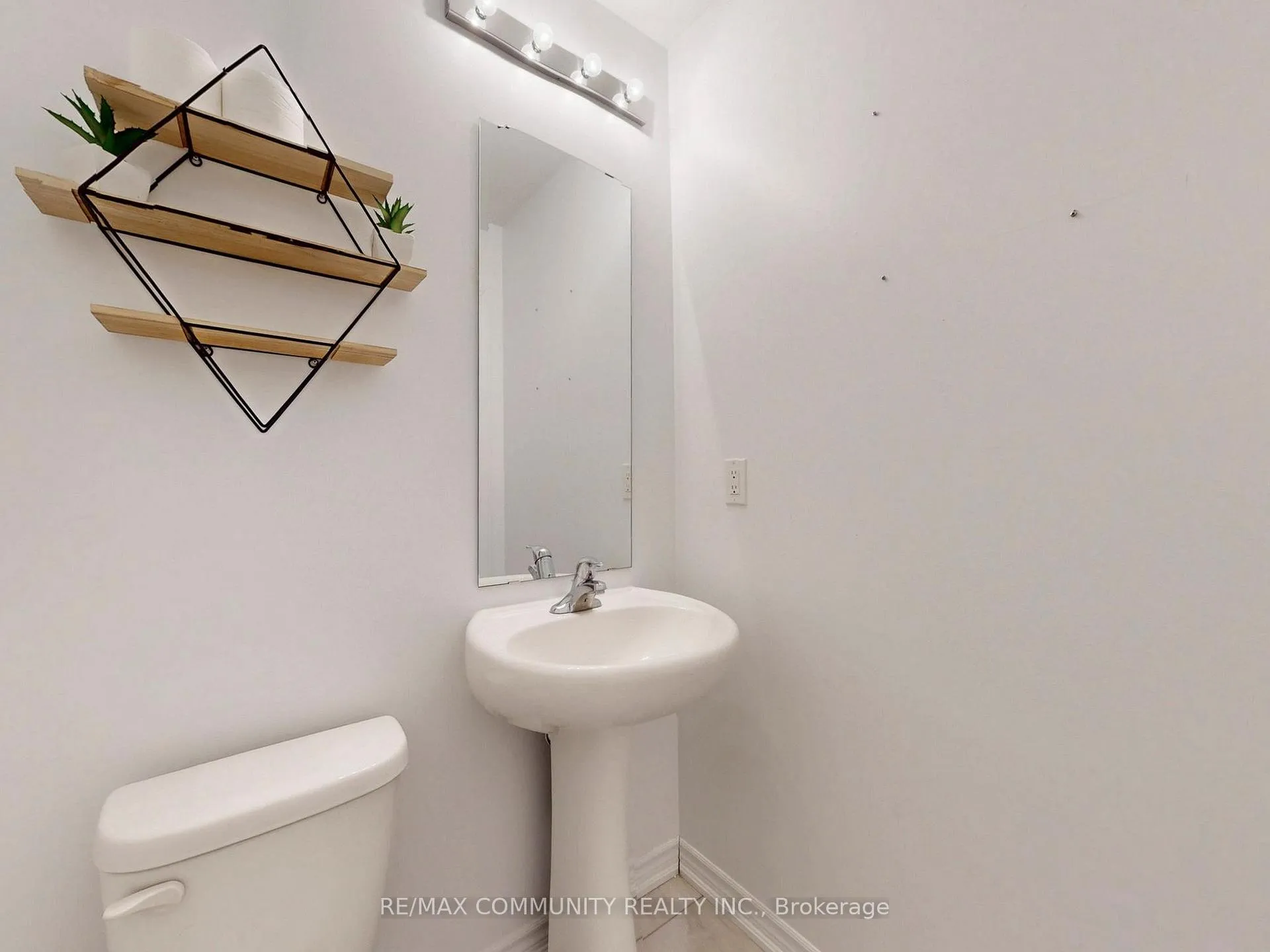 Photo 19 of 210 Ridley Crescent, Southgate — HOMEH