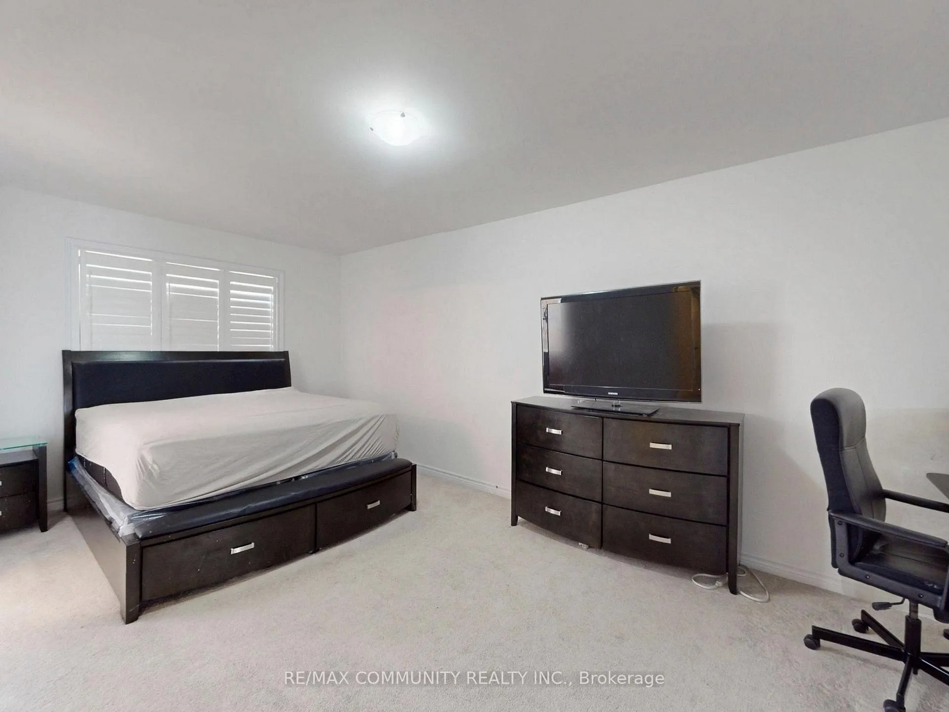 Photo 24 of 210 Ridley Crescent, Southgate — HOMEH