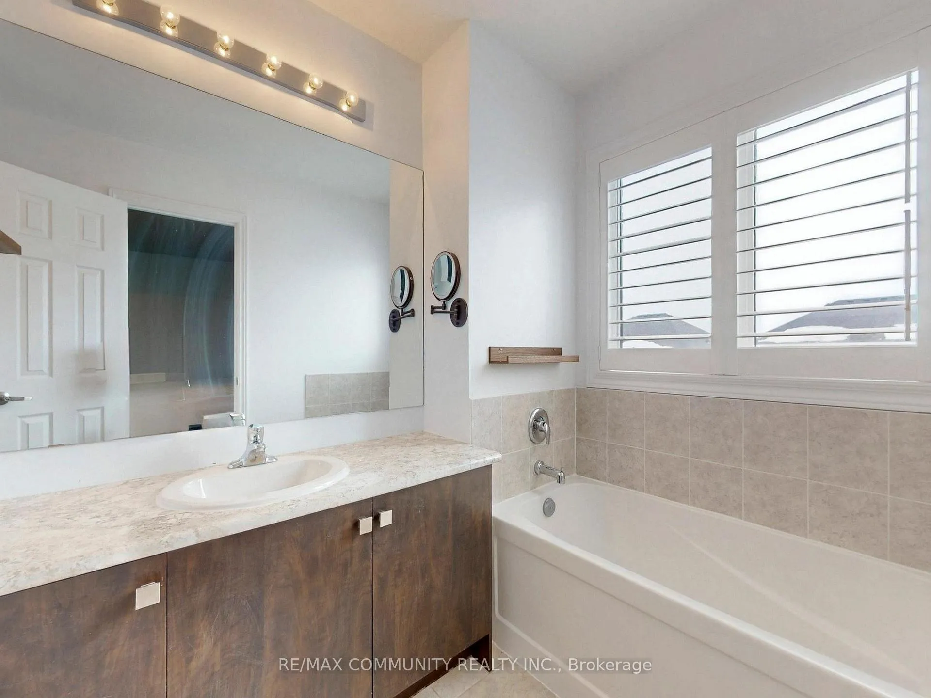 Photo 27 of 210 Ridley Crescent, Southgate — HOMEH