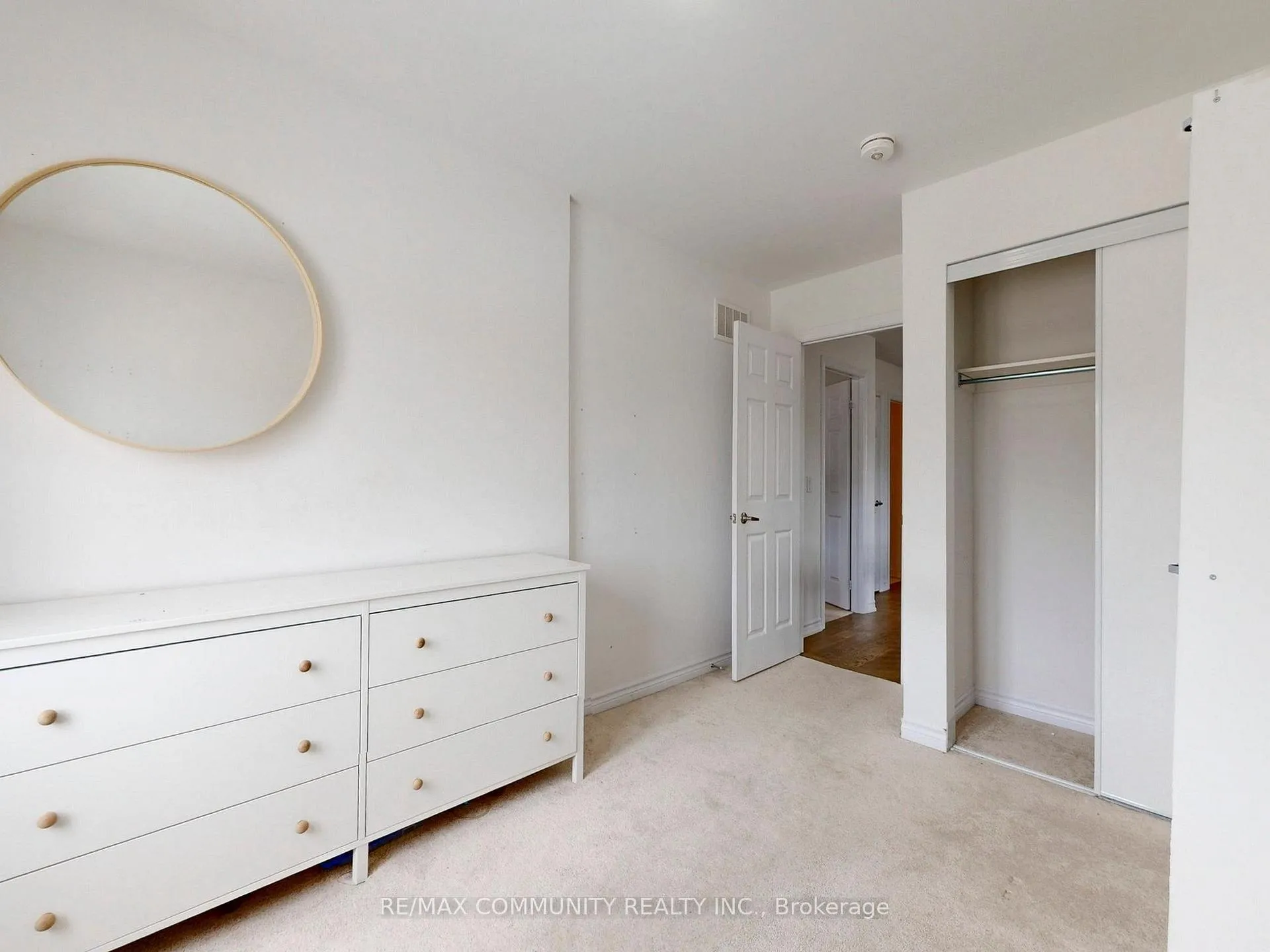 Photo 32 of 210 Ridley Crescent, Southgate — HOMEH