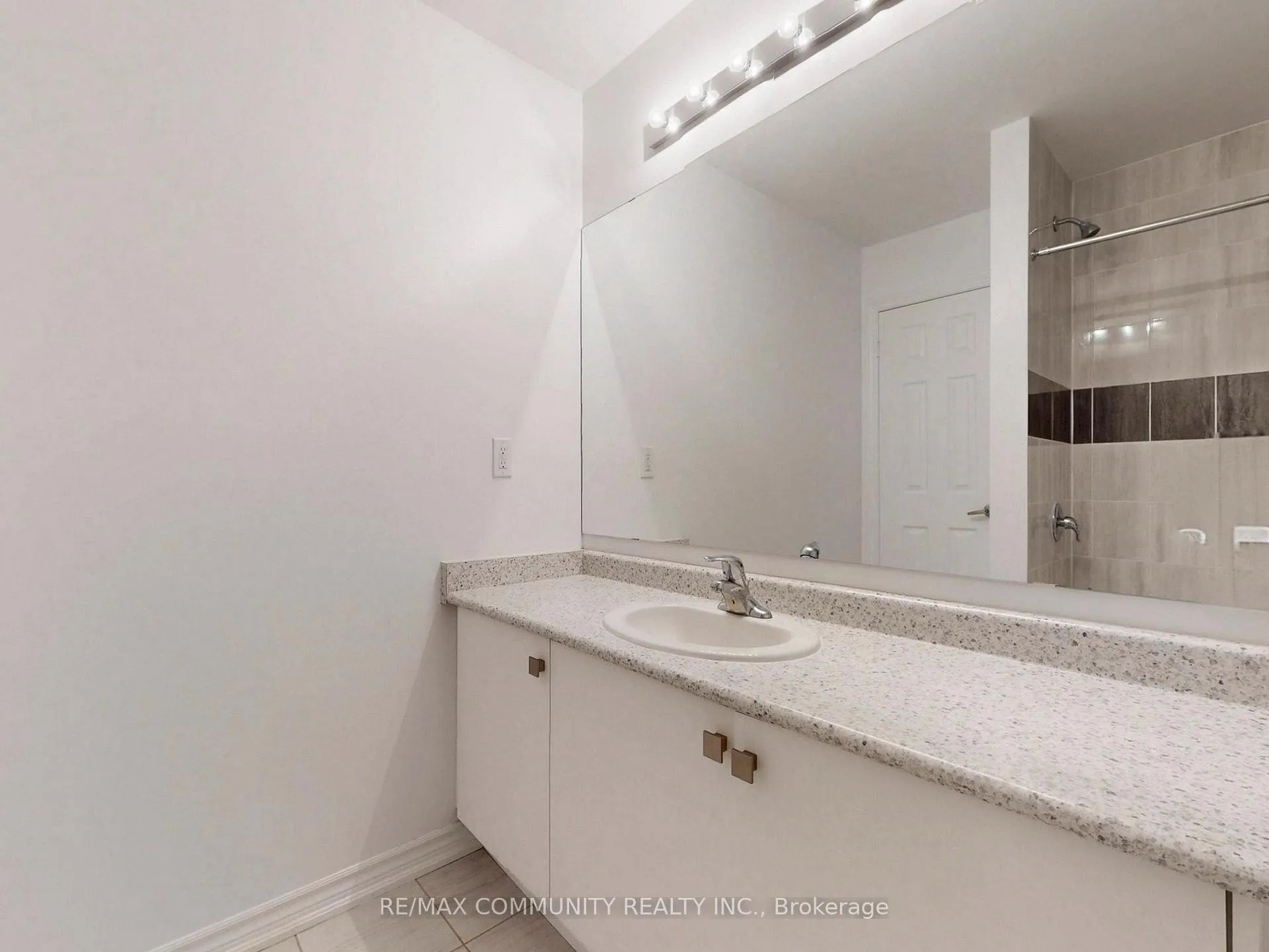 Photo 34 of 210 Ridley Crescent, Southgate — HOMEH