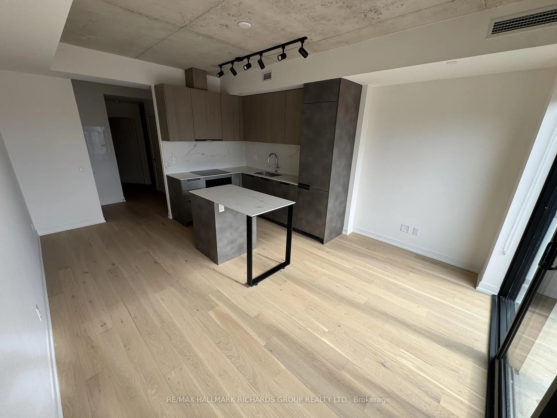 Photo 4 of Unit 401, 761 Queen Street E, Toronto, South Riverdale — HOMEH