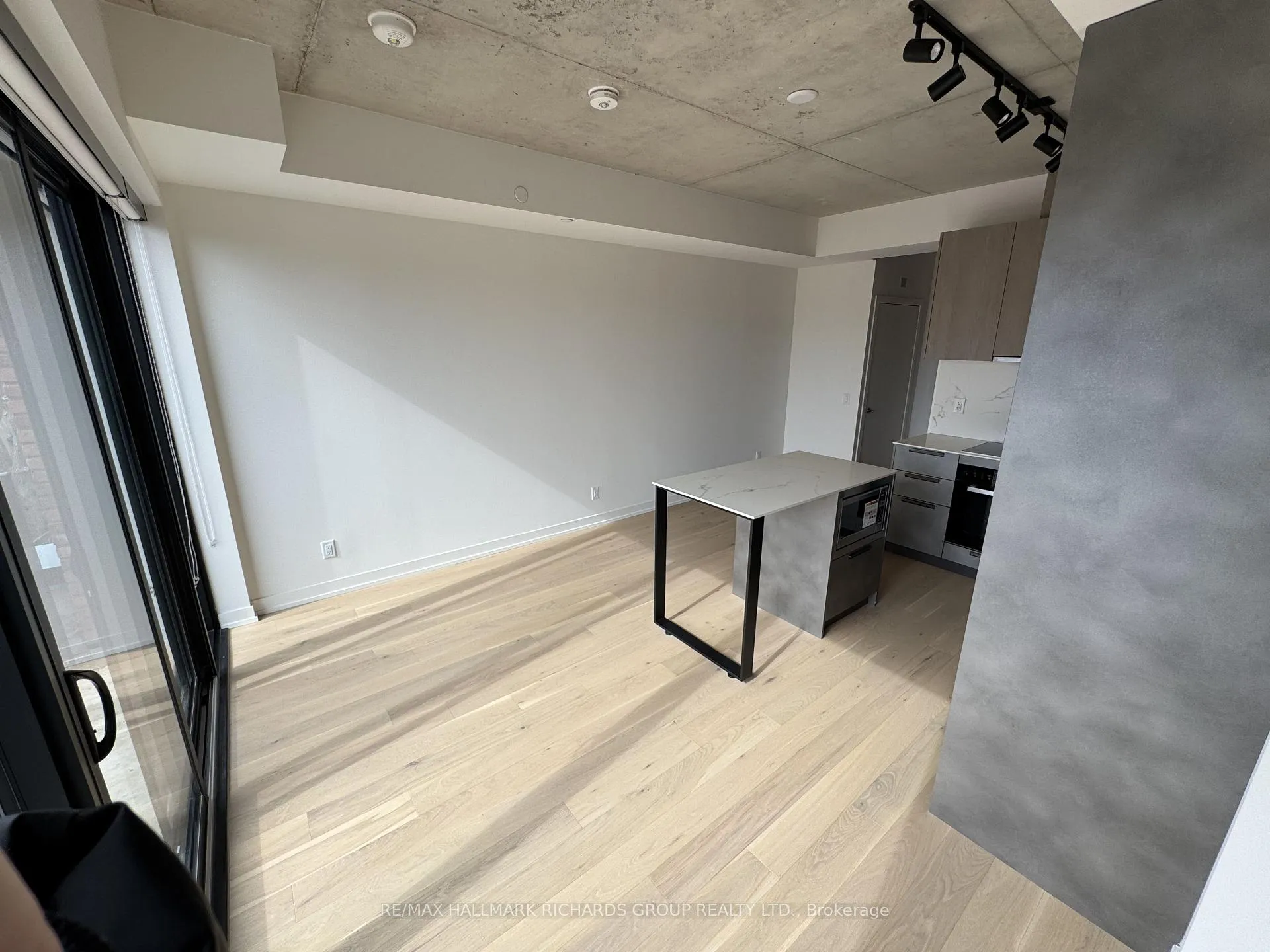 Photo 6 of Unit 401, 761 Queen Street E, Toronto, South Riverdale — HOMEH