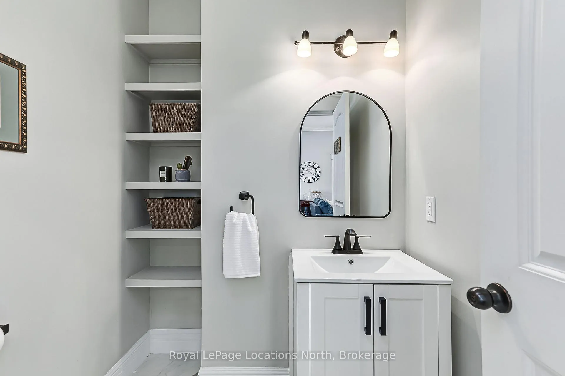 Photo 11 of 65 Findlay Drive, Collingwood — HOMEH