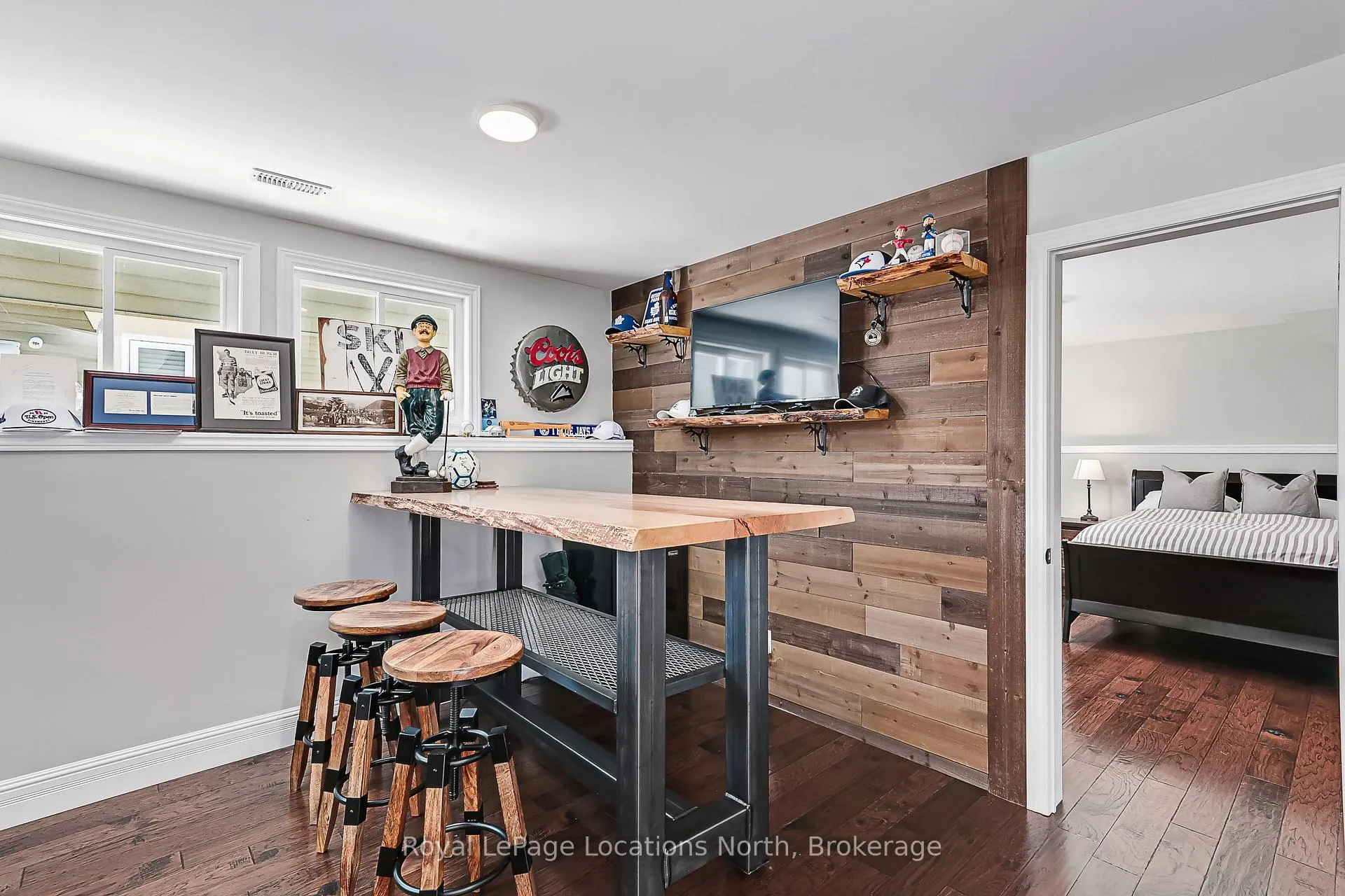 Photo 24 of 65 Findlay Drive, Collingwood — HOMEH