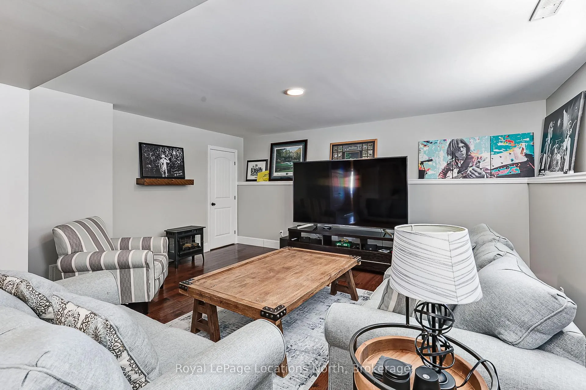 Photo 26 of 65 Findlay Drive, Collingwood — HOMEH