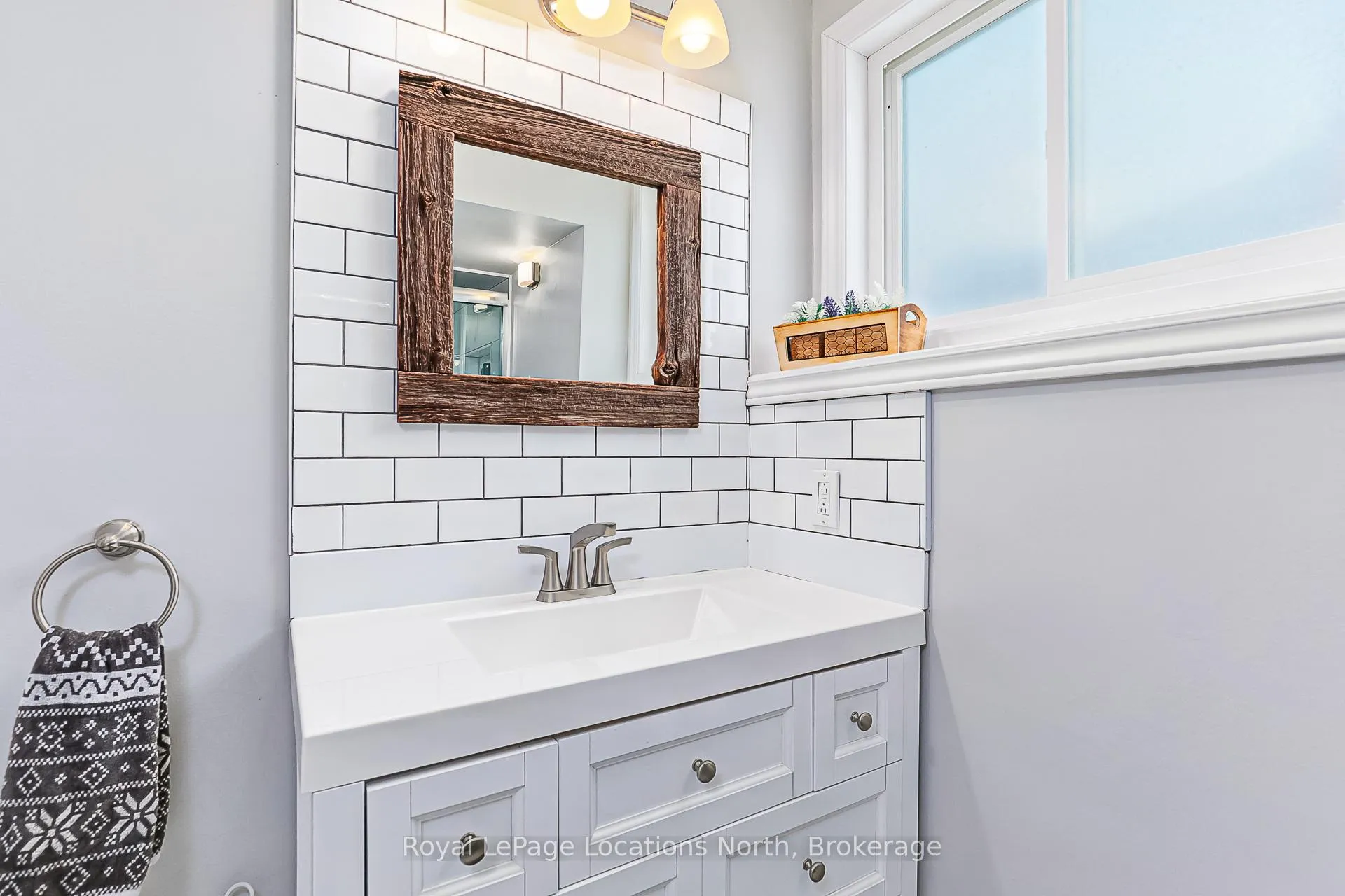 Photo 32 of 65 Findlay Drive, Collingwood — HOMEH