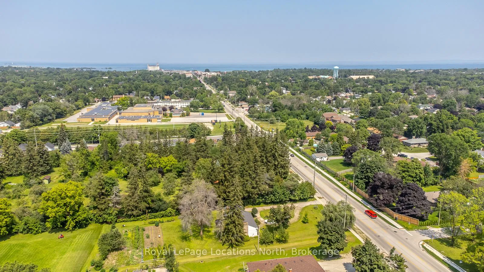 Photo 38 of 65 Findlay Drive, Collingwood — HOMEH