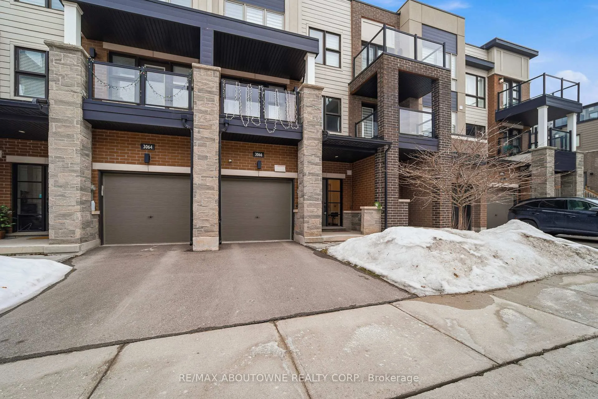 Photo 2 of 3066 Cascade Common, Oakville, Joshua Meadows — HOMEH