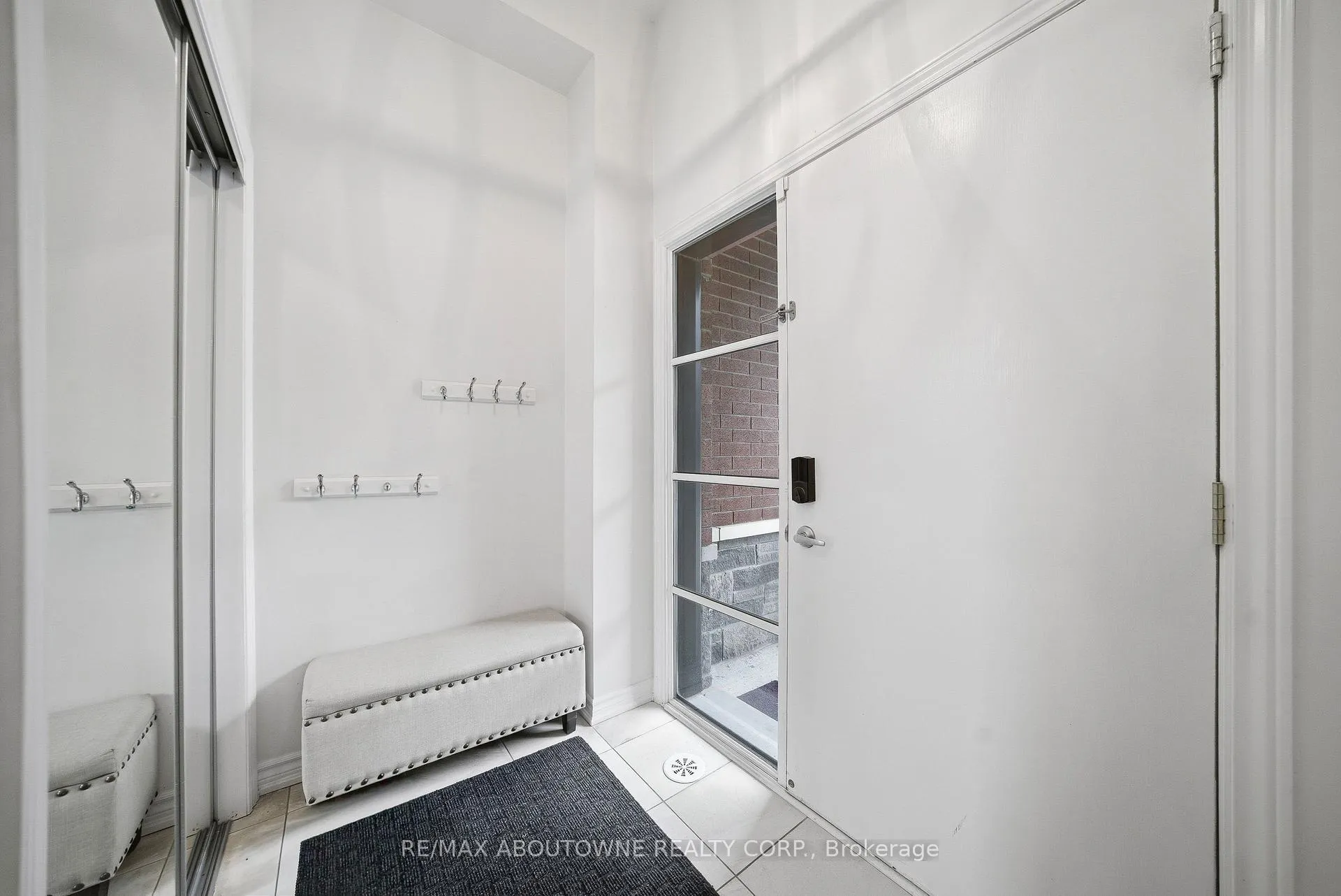 Photo 3 of 3066 Cascade Common, Oakville, Joshua Meadows — HOMEH