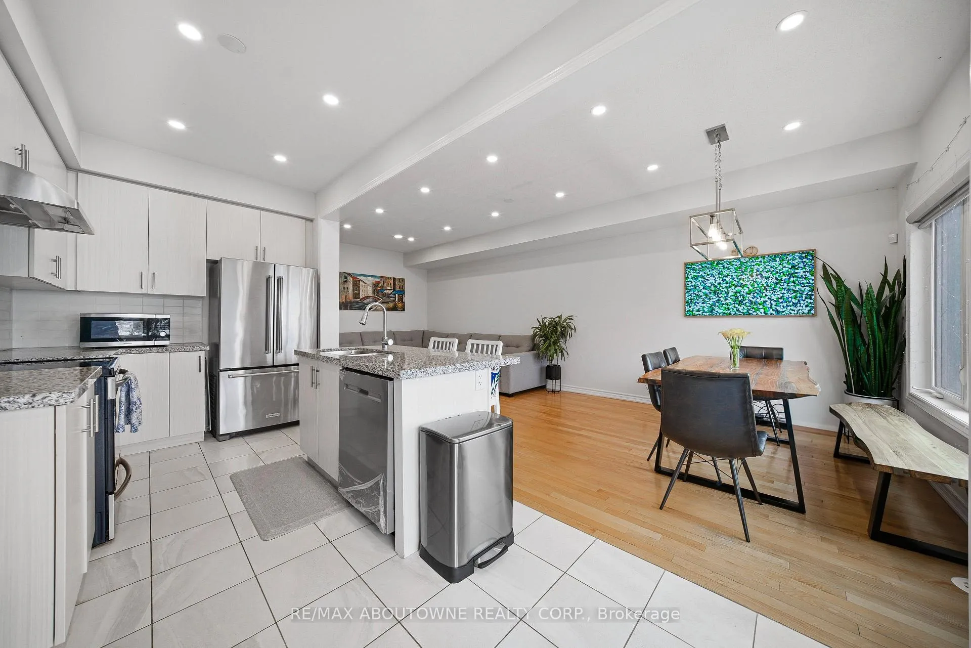 Photo 13 of 3066 Cascade Common, Oakville, Joshua Meadows — HOMEH