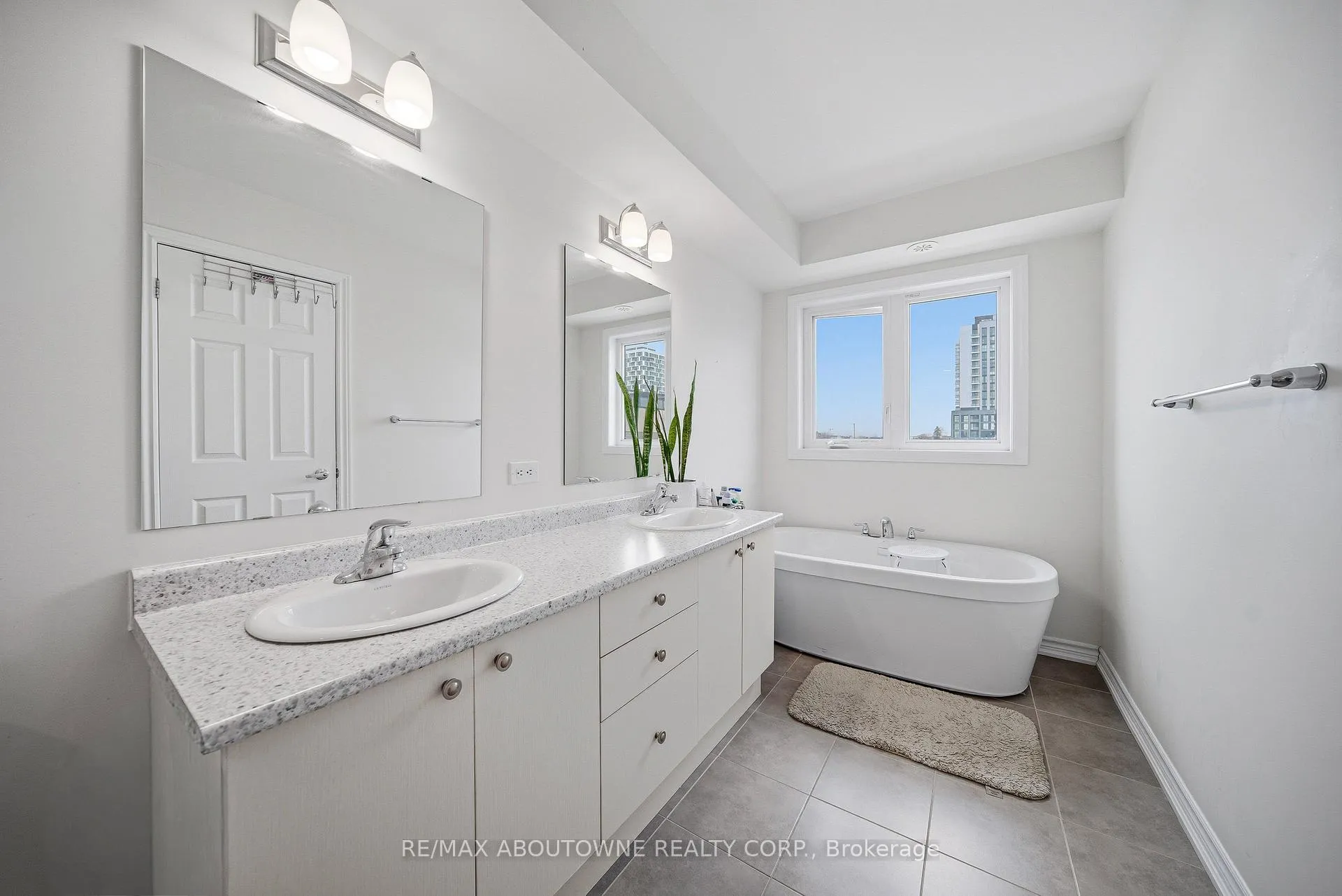 Photo 26 of 3066 Cascade Common, Oakville, Joshua Meadows — HOMEH