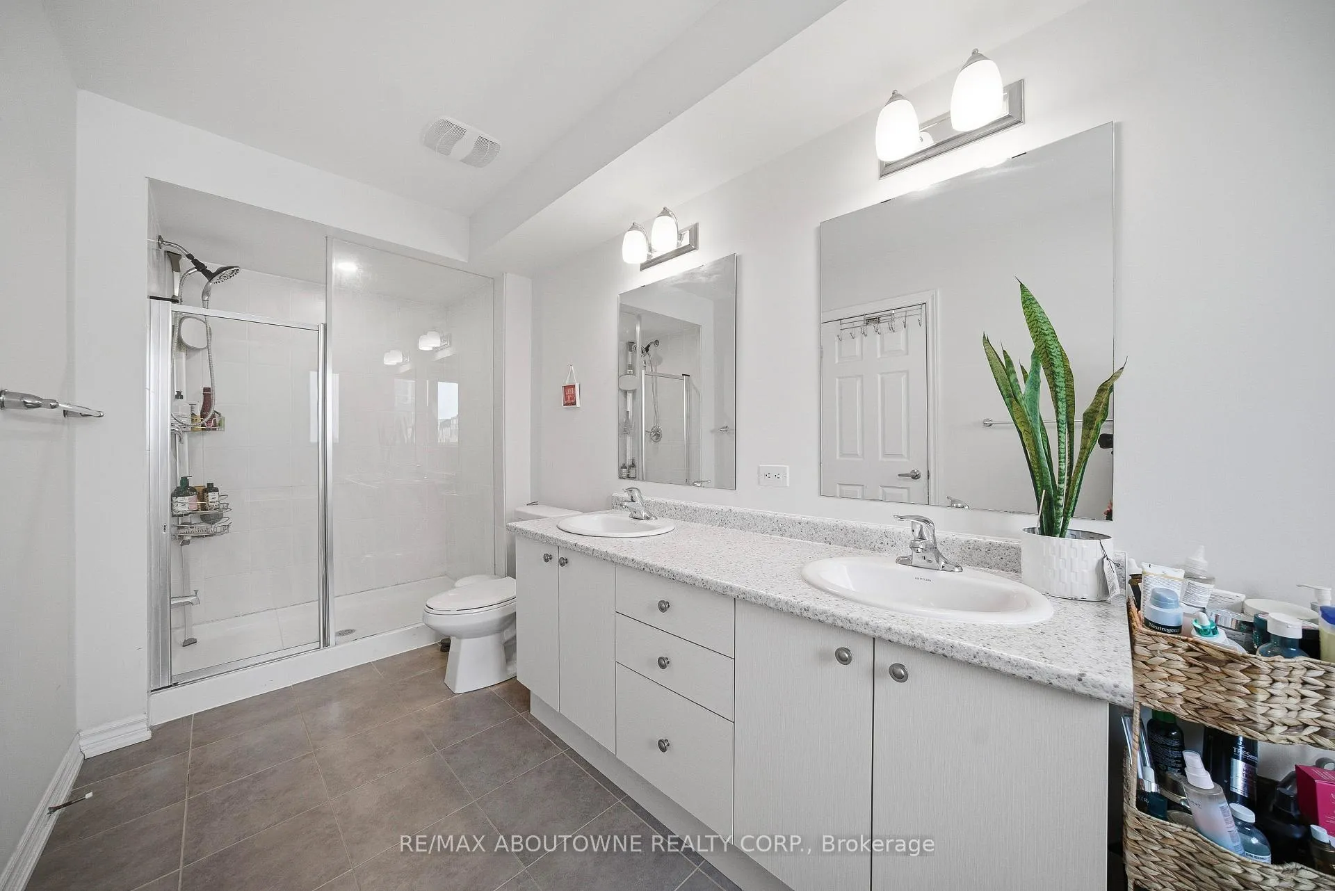 Photo 27 of 3066 Cascade Common, Oakville, Joshua Meadows — HOMEH